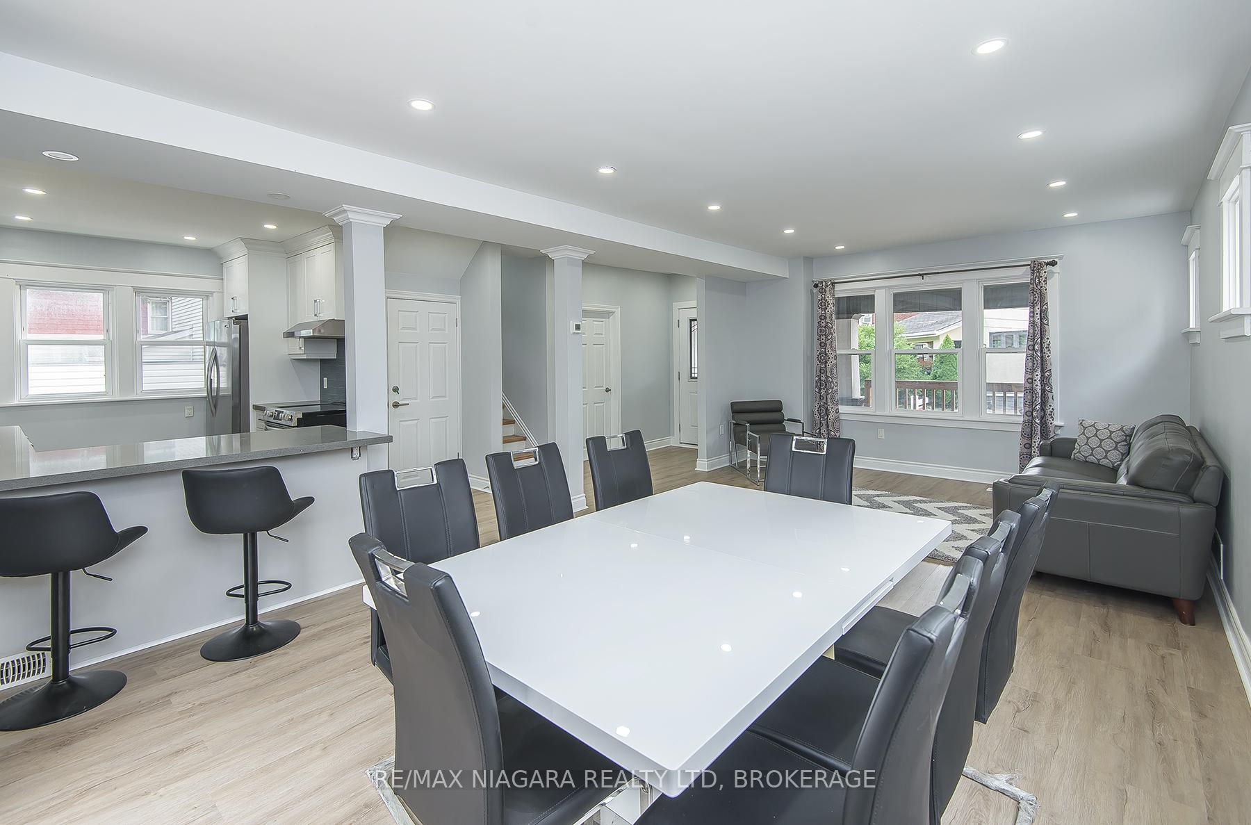 Photo 7 of 4607 Nelson Crescent, Niagara Falls, Downtown — HOMEH