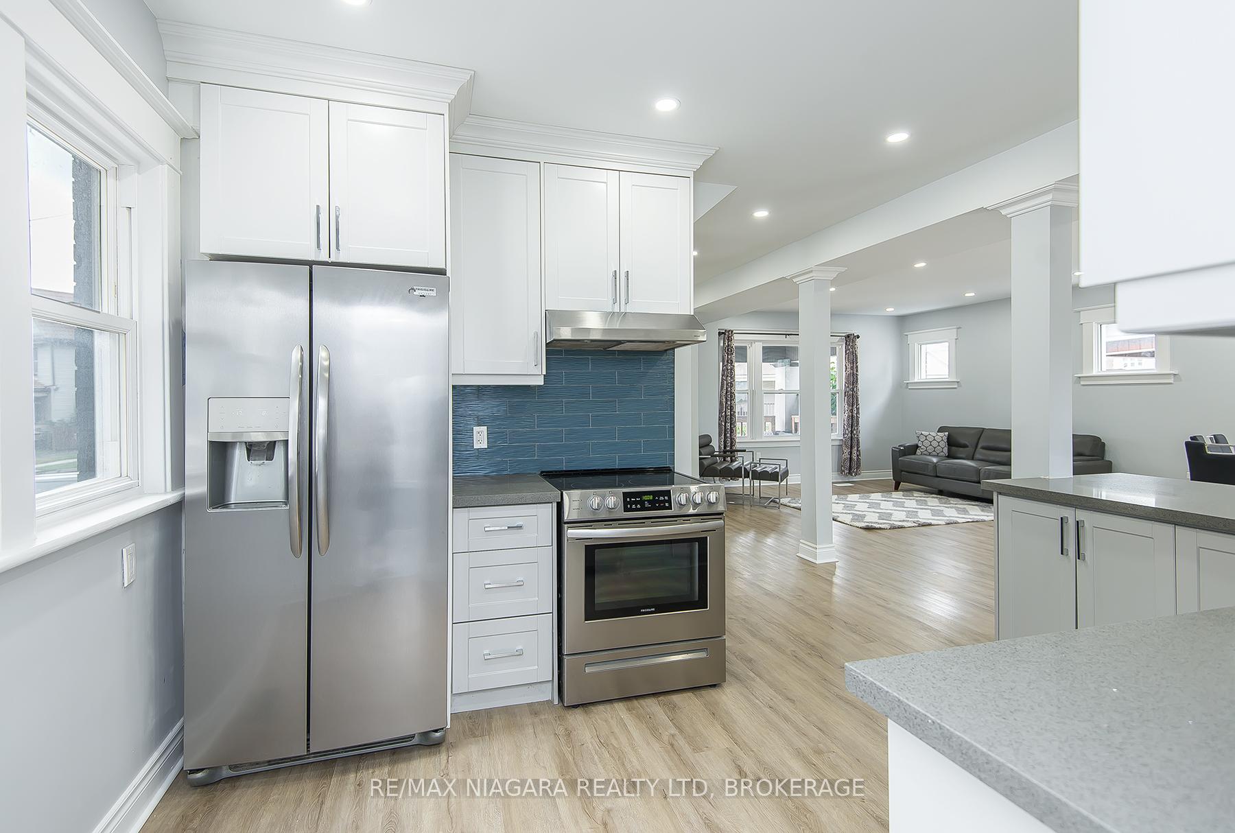 Photo 9 of 4607 Nelson Crescent, Niagara Falls, Downtown — HOMEH