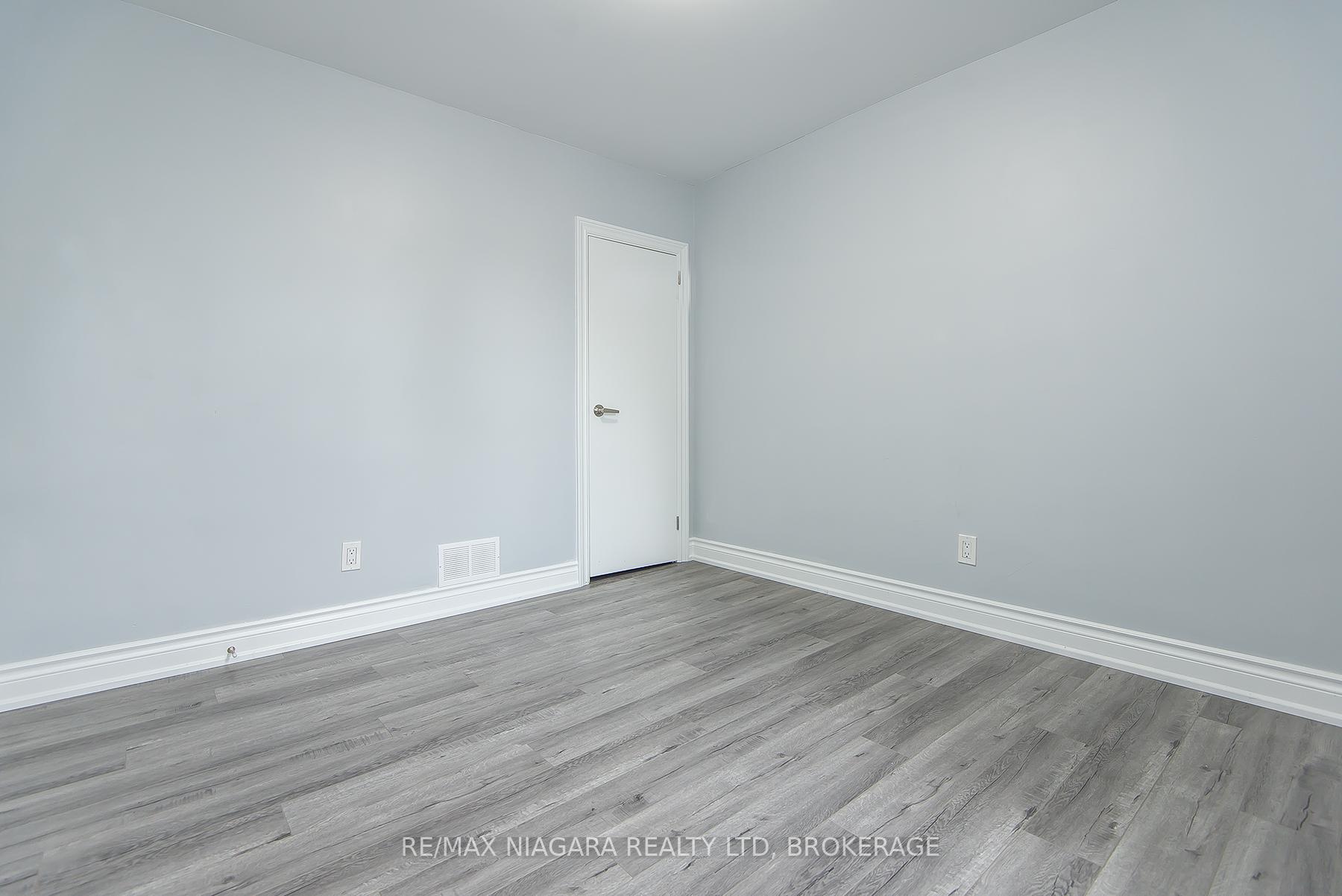 Photo 23 of 4607 Nelson Crescent, Niagara Falls, Downtown — HOMEH