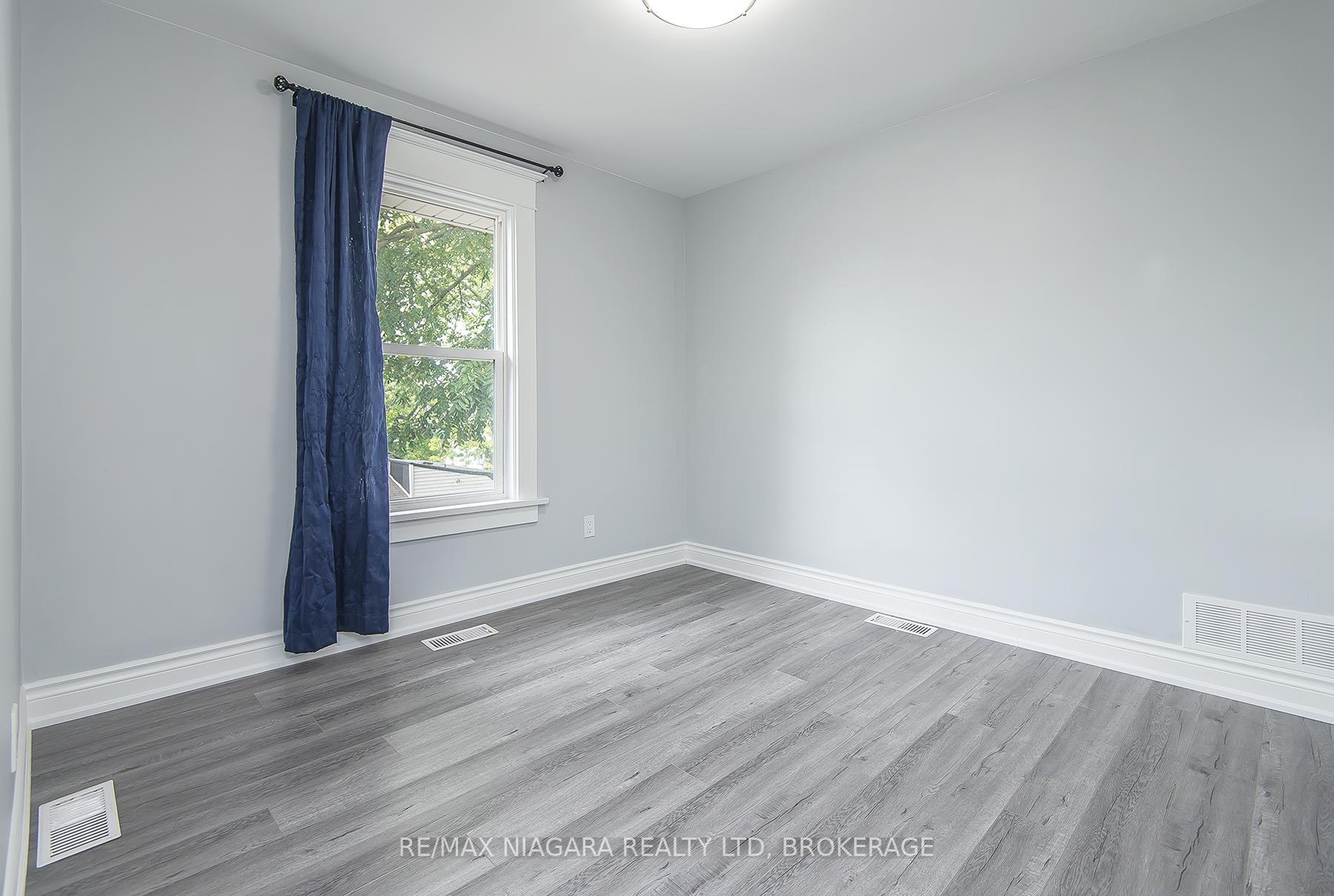 Photo 24 of 4607 Nelson Crescent, Niagara Falls, Downtown — HOMEH