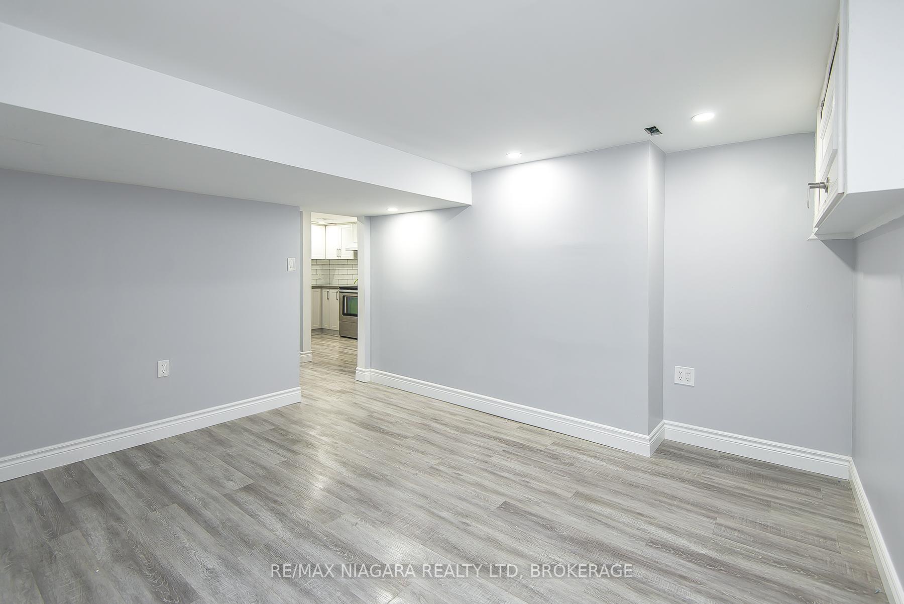 Photo 29 of 4607 Nelson Crescent, Niagara Falls, Downtown — HOMEH