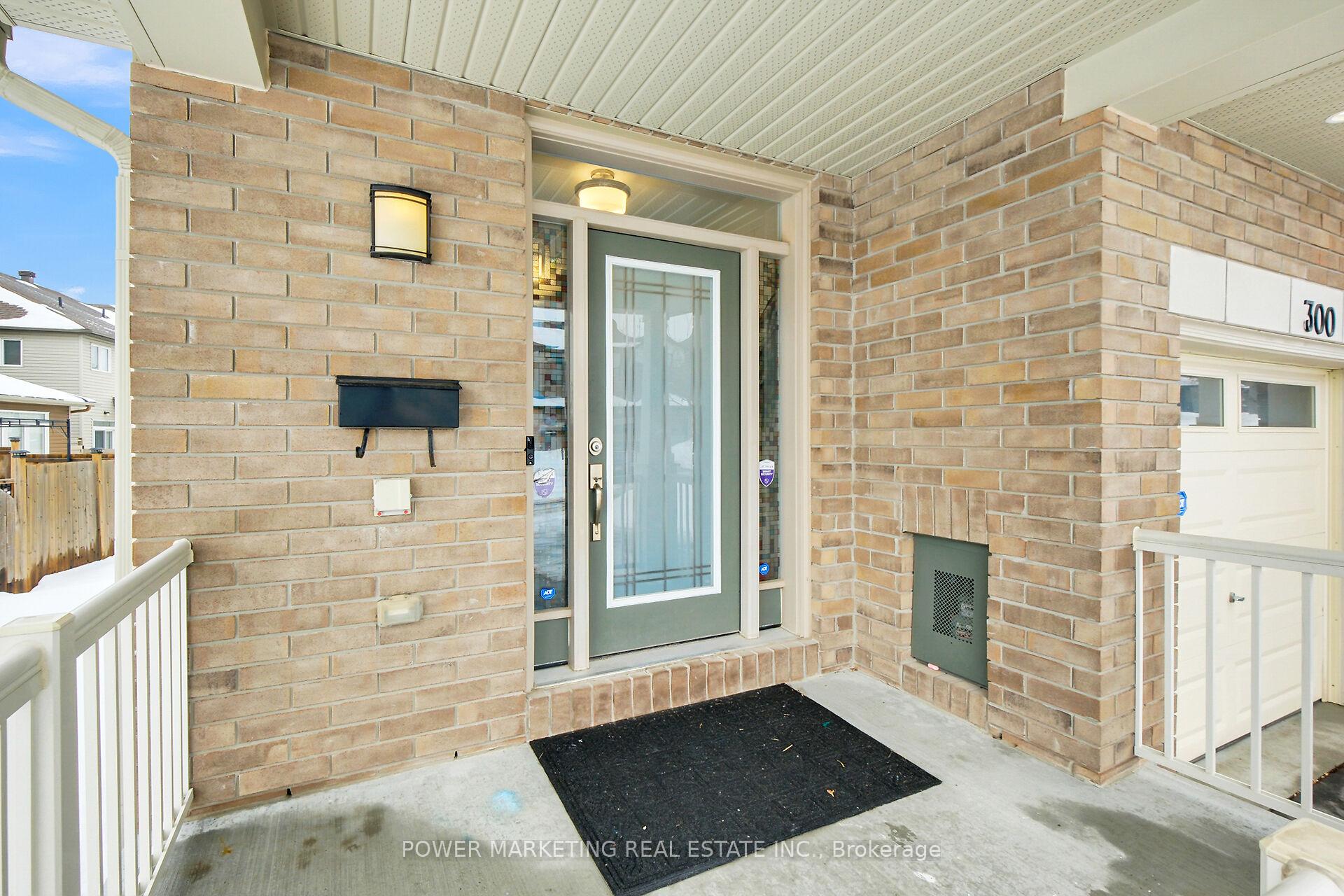 Photo 4 of 300 Broadbridge Crescent, Ottawa, Mer Bleue/Bradley Estates/Anderson Park — HOMEH