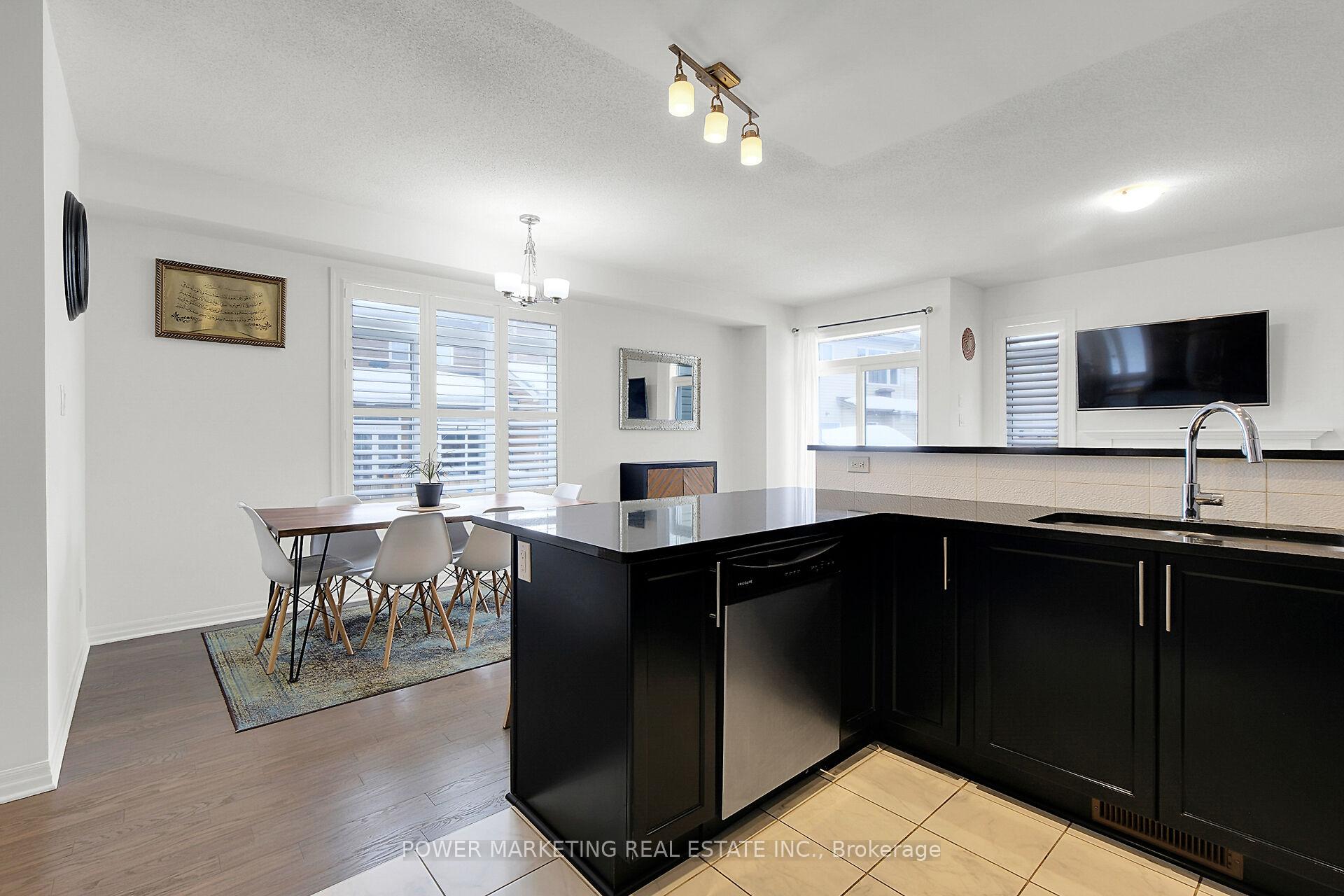 Photo 16 of 300 Broadbridge Crescent, Ottawa, Mer Bleue/Bradley Estates/Anderson Park — HOMEH