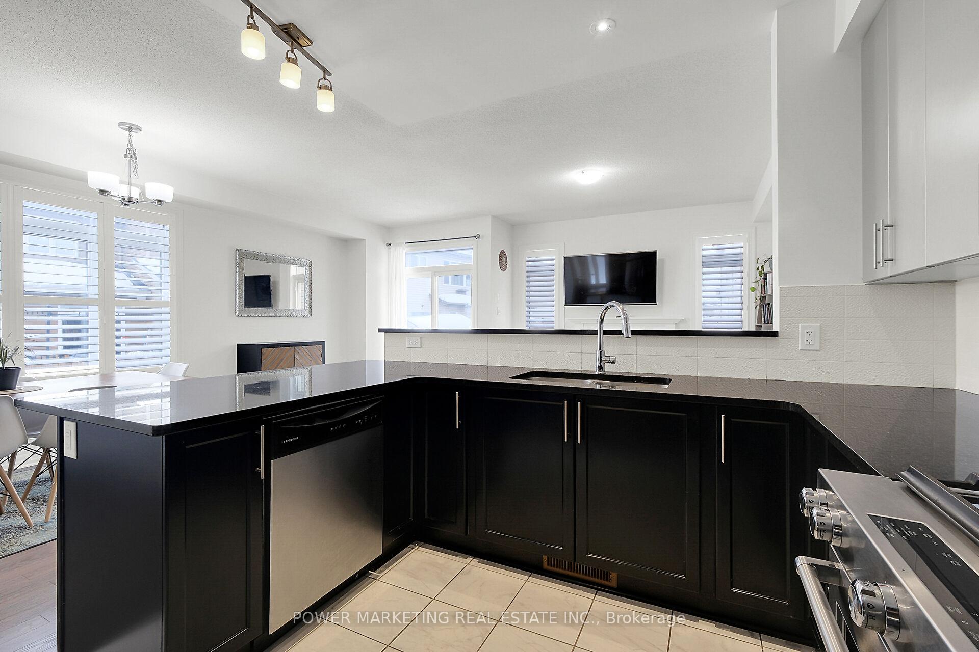 Photo 17 of 300 Broadbridge Crescent, Ottawa, Mer Bleue/Bradley Estates/Anderson Park — HOMEH