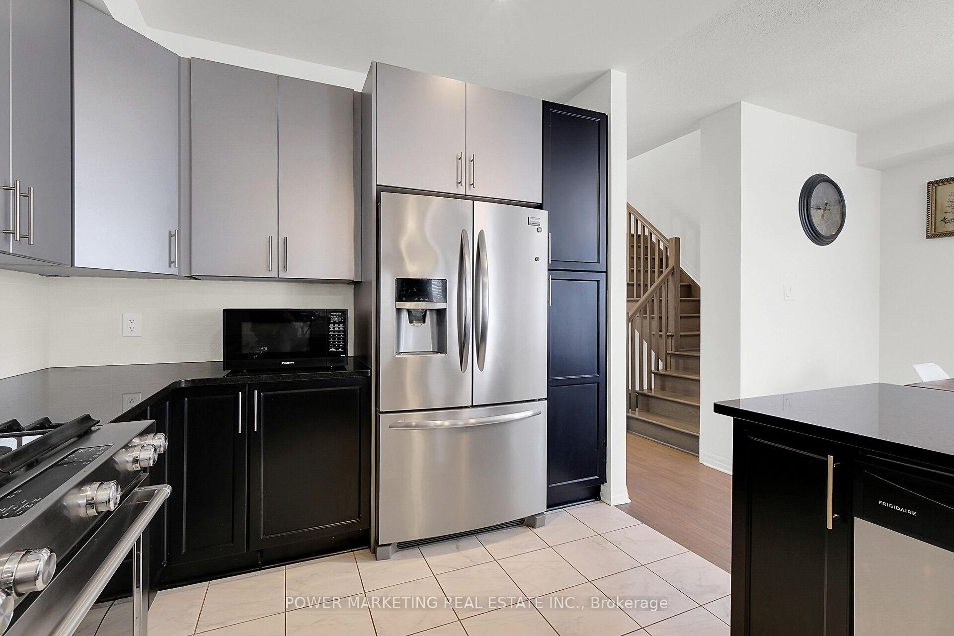 Photo 18 of 300 Broadbridge Crescent, Ottawa, Mer Bleue/Bradley Estates/Anderson Park — HOMEH