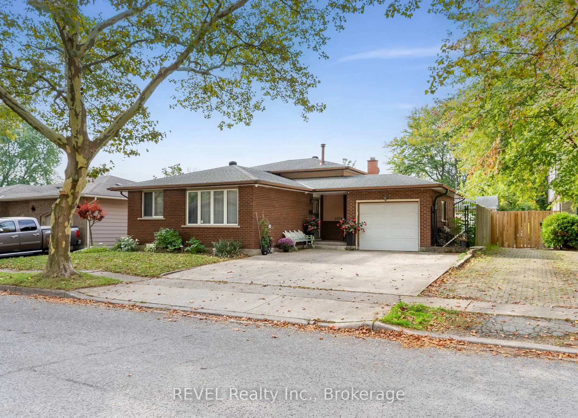Photo 1 of 6256 Johnson Drive, Niagara Falls, Church's Lane — HOMEH