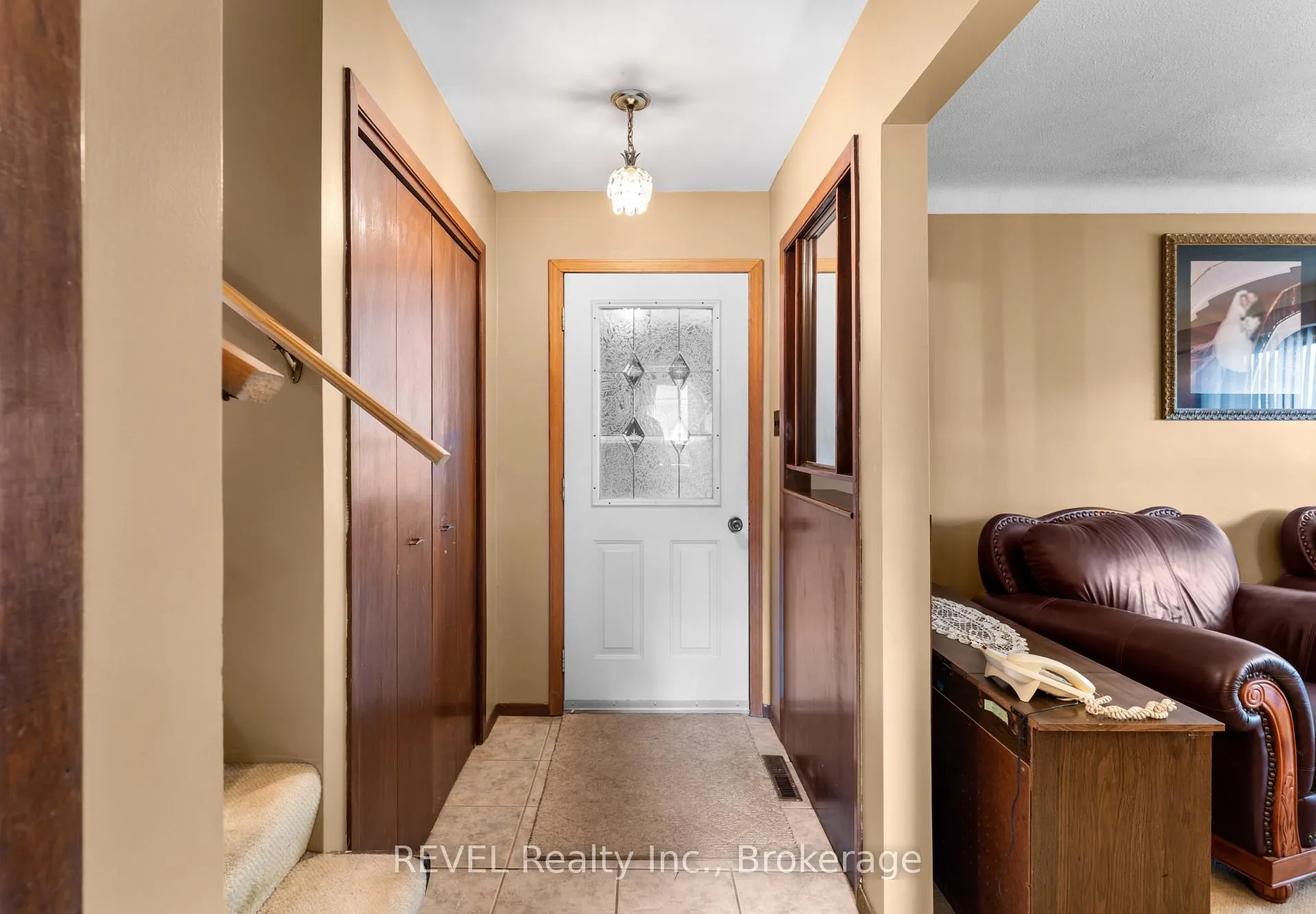 Photo 3 of 6256 Johnson Drive, Niagara Falls, Church's Lane — HOMEH