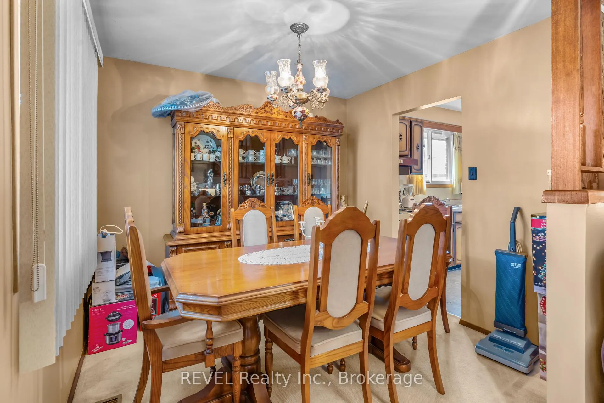 Photo 7 of 6256 Johnson Drive, Niagara Falls, Church's Lane — HOMEH