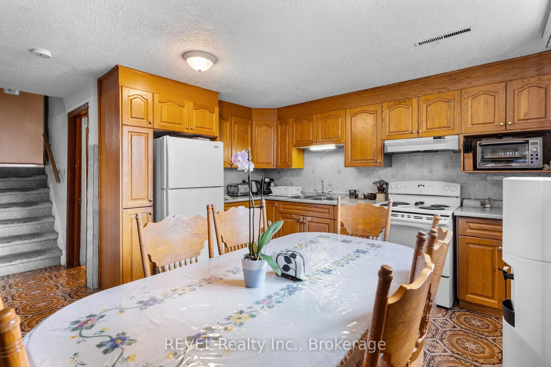 Photo 16 of 6256 Johnson Drive, Niagara Falls, Church's Lane — HOMEH