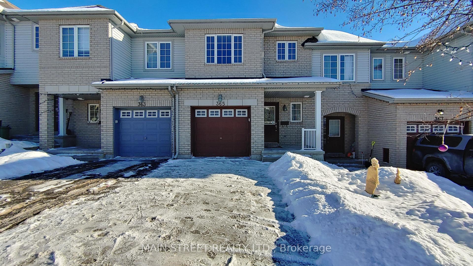Front of 365 Rolling Meadow Crescent