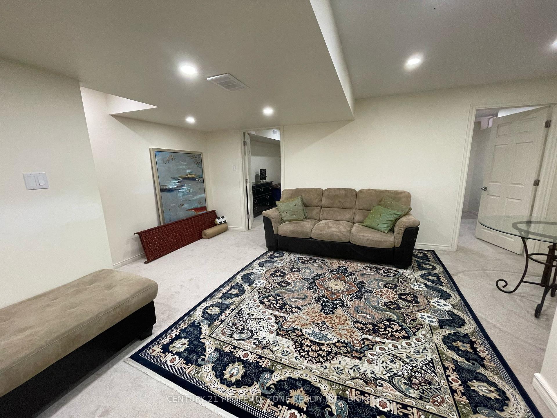 Photo 3 of 504 Downes Jackson Heights, Milton, Harrison — HOMEH