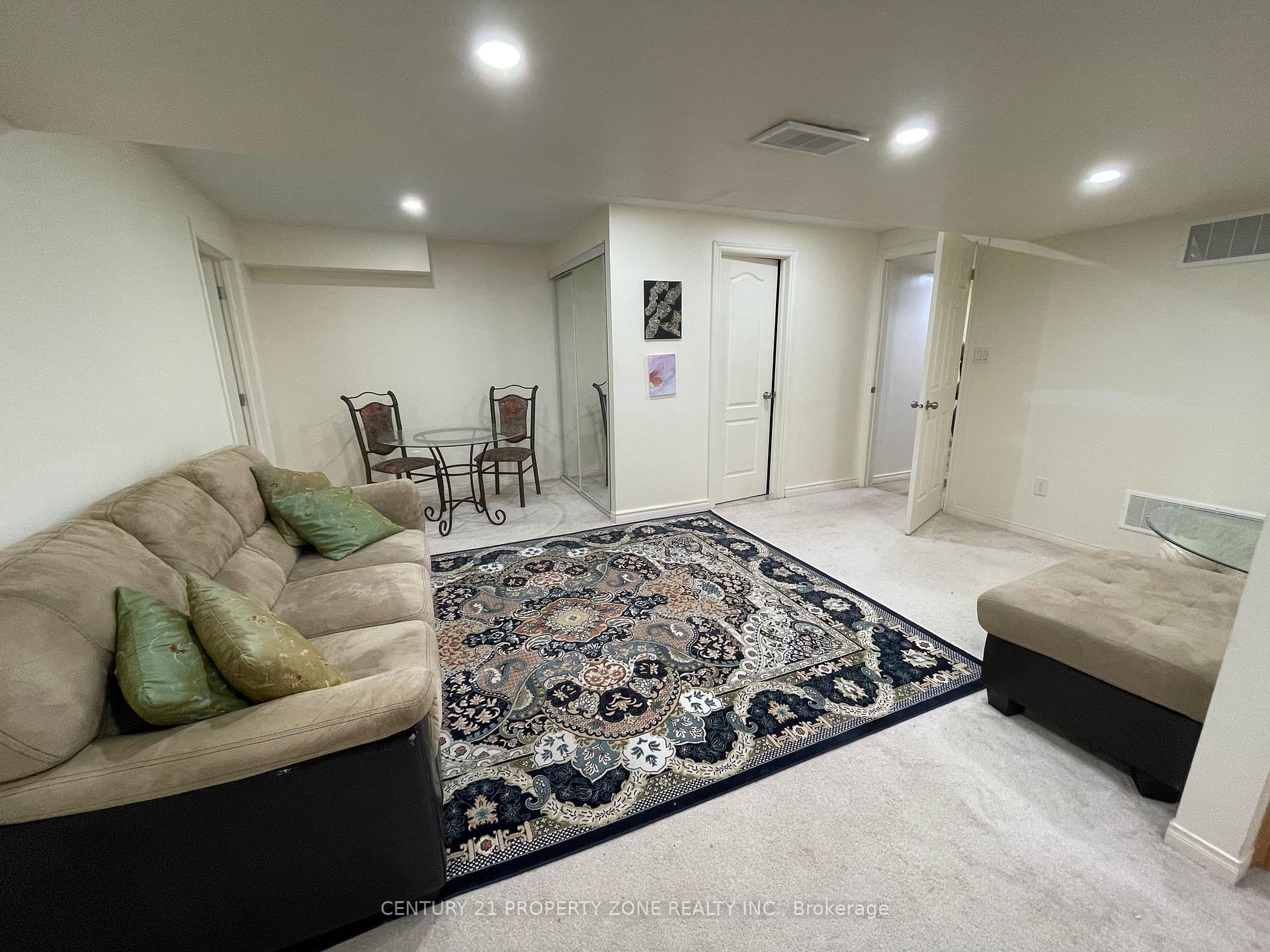 Photo 4 of 504 Downes Jackson Heights, Milton, Harrison — HOMEH