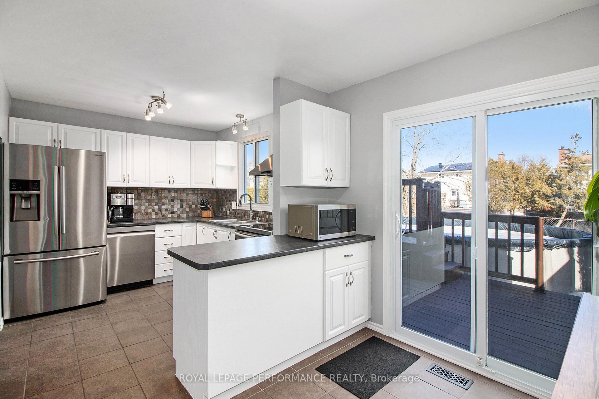 Photo 13 of 6329 Paddler Way, Ottawa, Hiawatha Park/Convent Glen — HOMEH