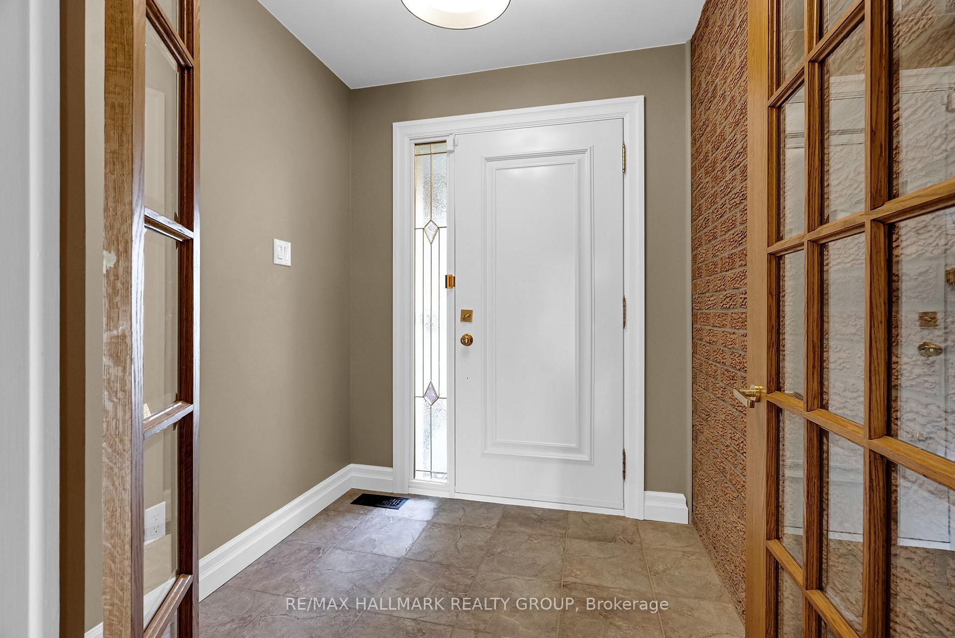 Photo 5 of 838 Explorer Lane, Ottawa, Convent Glen — HOMEH