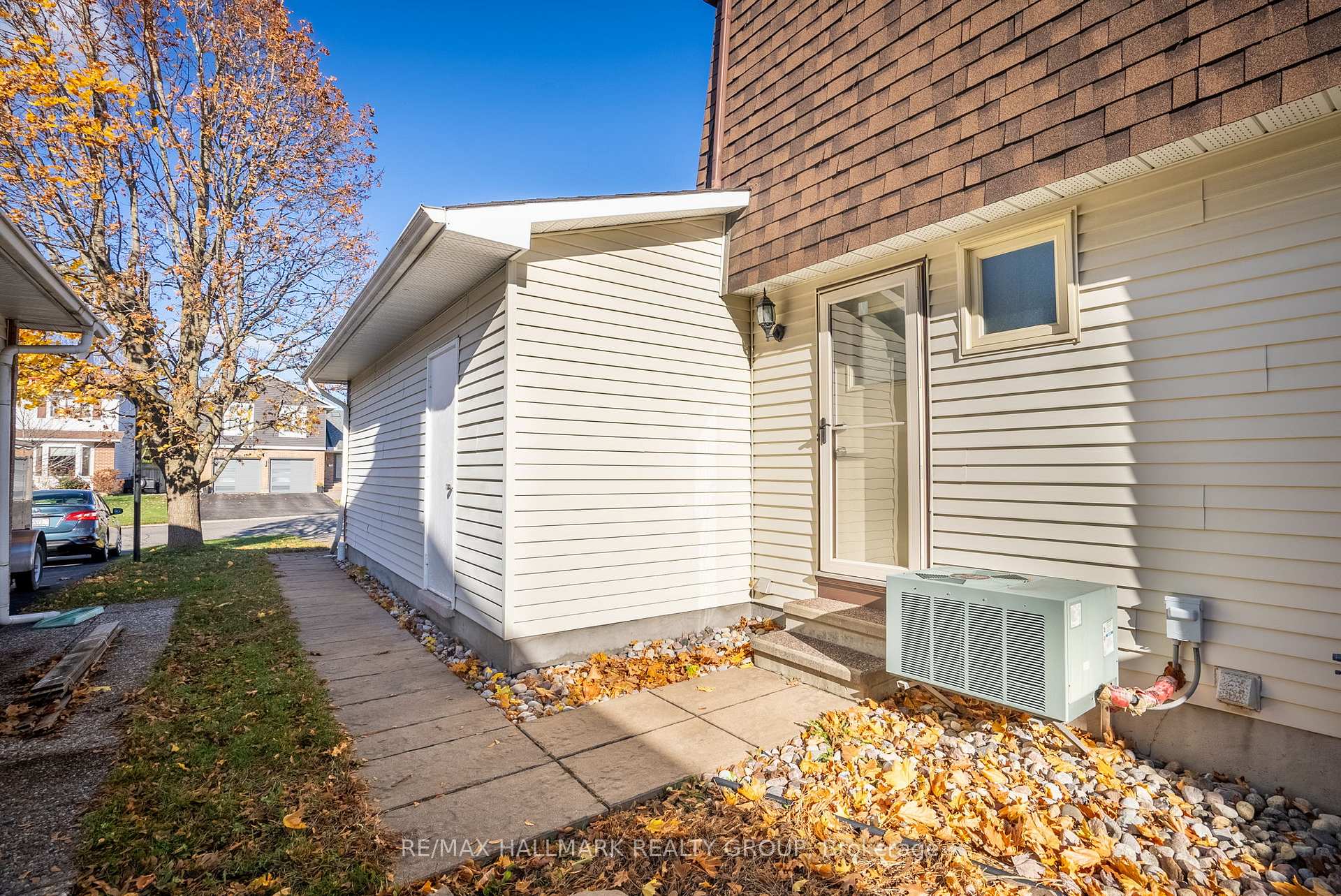 Photo 46 of 838 Explorer Lane, Ottawa, Convent Glen — HOMEH