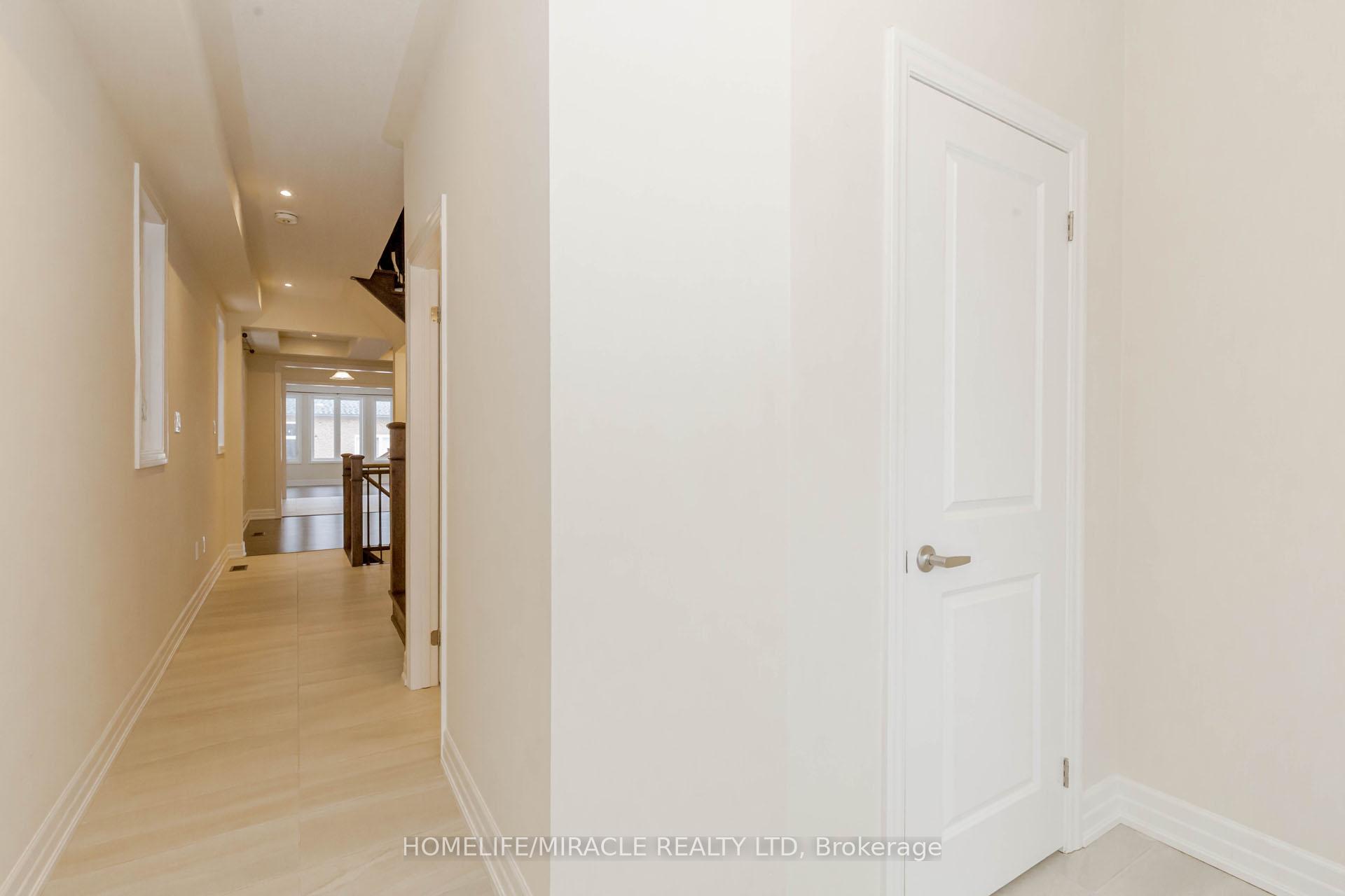 Photo 5 of 9538 Tallgrass Avenue, Niagara Falls, Lyons Creek — HOMEH