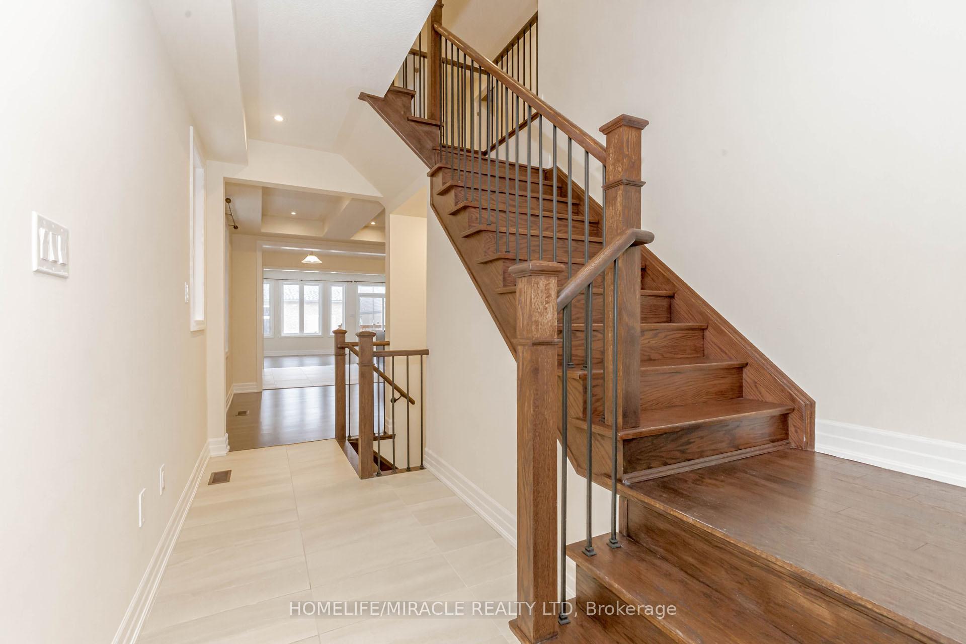 Photo 6 of 9538 Tallgrass Avenue, Niagara Falls, Lyons Creek — HOMEH