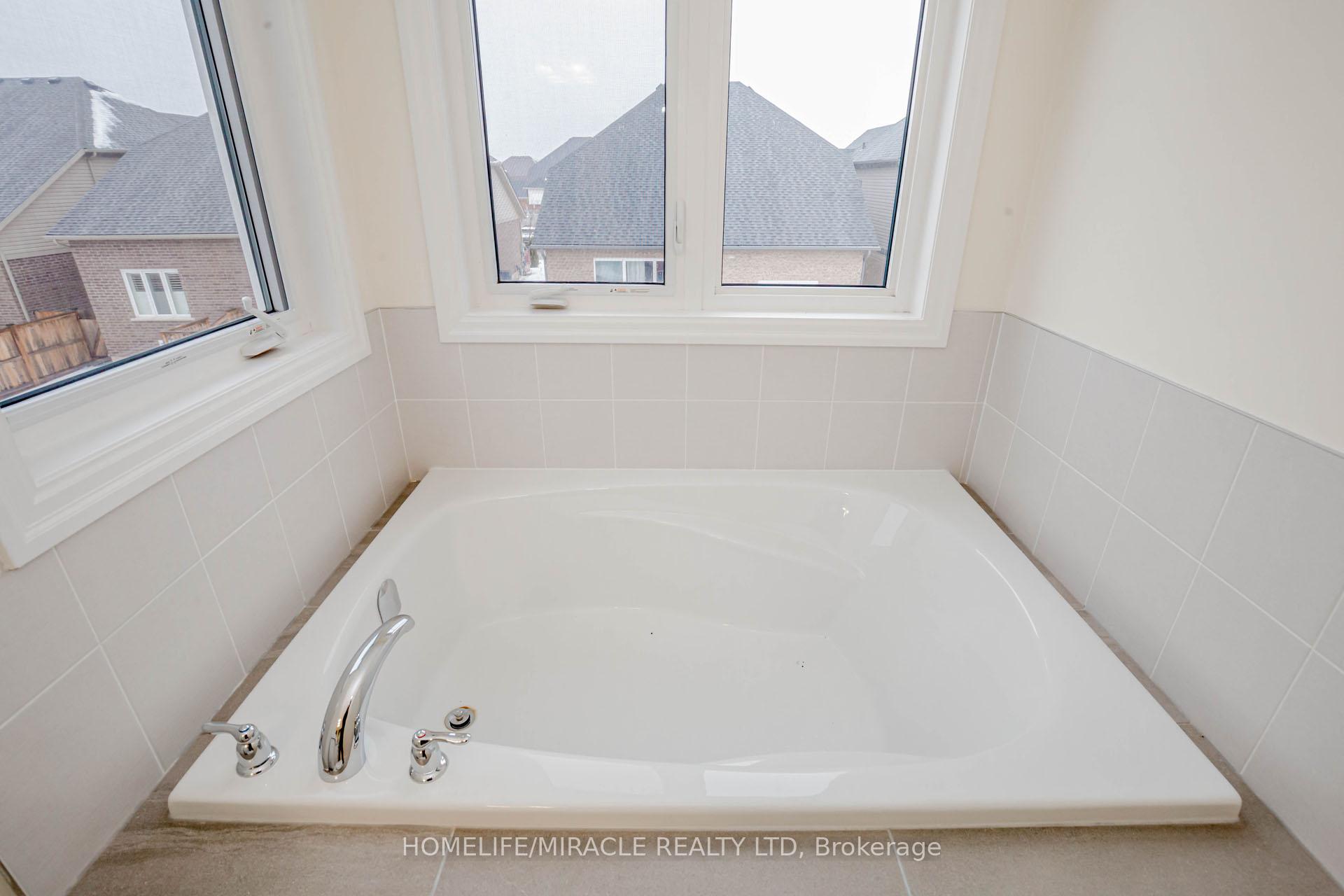 Photo 24 of 9538 Tallgrass Avenue, Niagara Falls, Lyons Creek — HOMEH