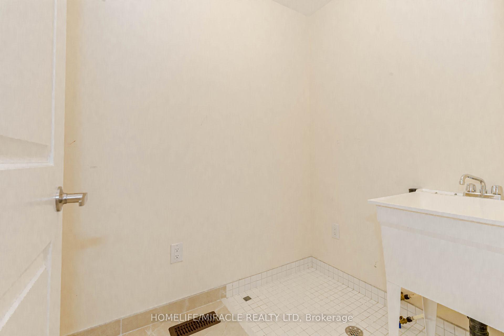 Photo 36 of 9538 Tallgrass Avenue, Niagara Falls, Lyons Creek — HOMEH