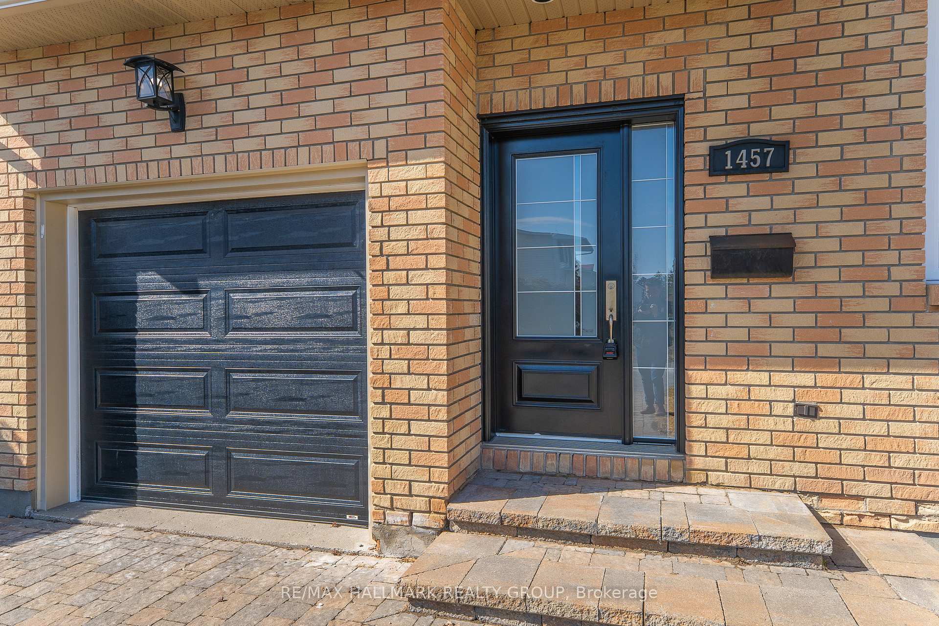 Photo 2 of 1457 Kamouraska Circle, Ottawa, Chateauneuf — HOMEH