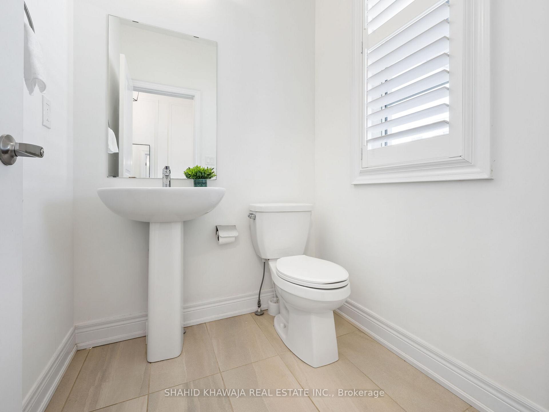 Photo 11 of 1328 Clarriage Court, Milton, Ford — HOMEH
