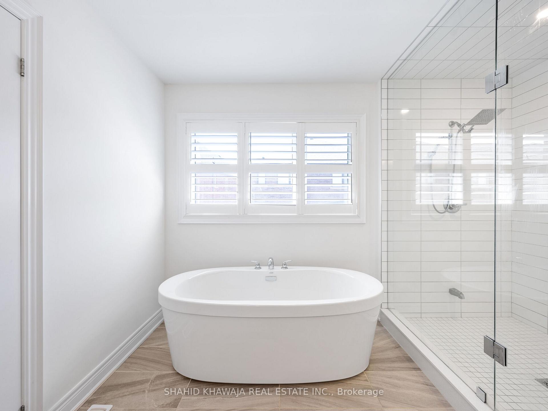 Photo 10 of 1328 Clarriage Court, Milton, Ford — HOMEH