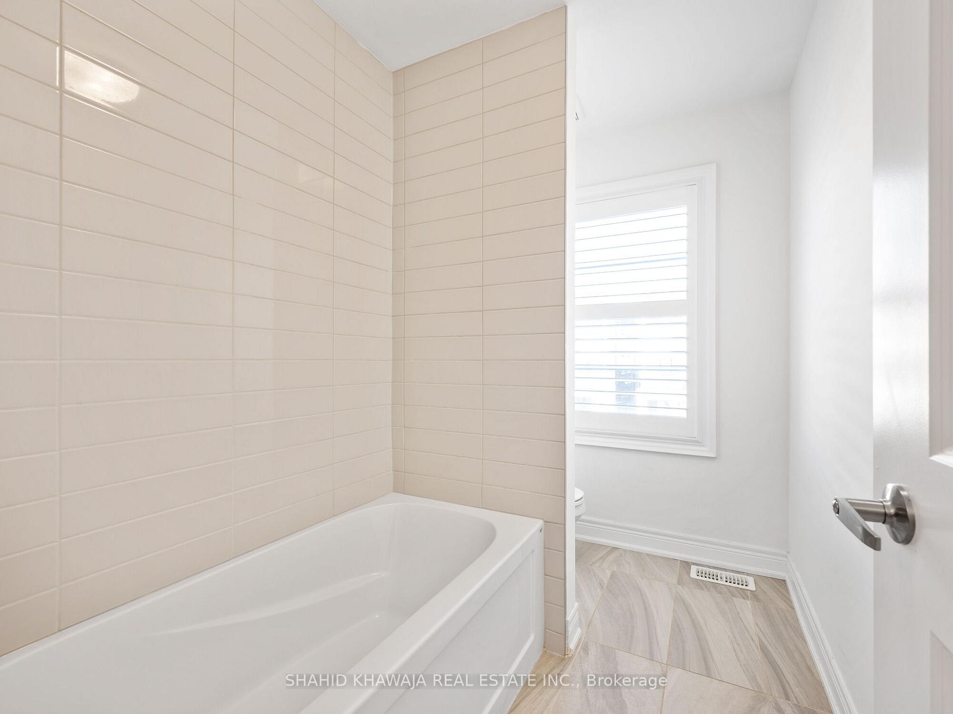 Photo 18 of 1328 Clarriage Court, Milton, Ford — HOMEH