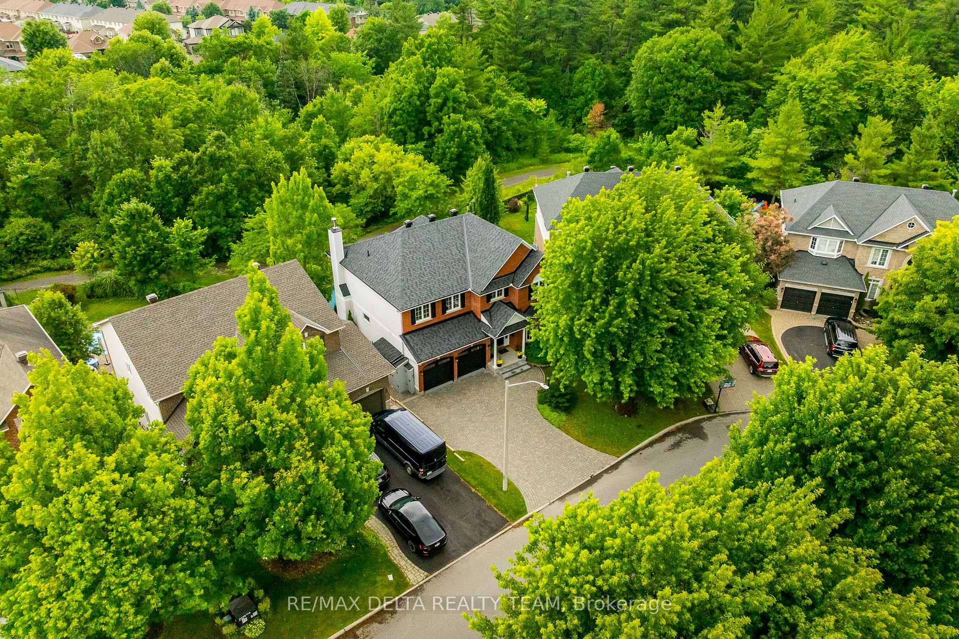 Photo 2 of 1779 Heatherstone Crescent, Ottawa, Springridge/East Village — HOMEH