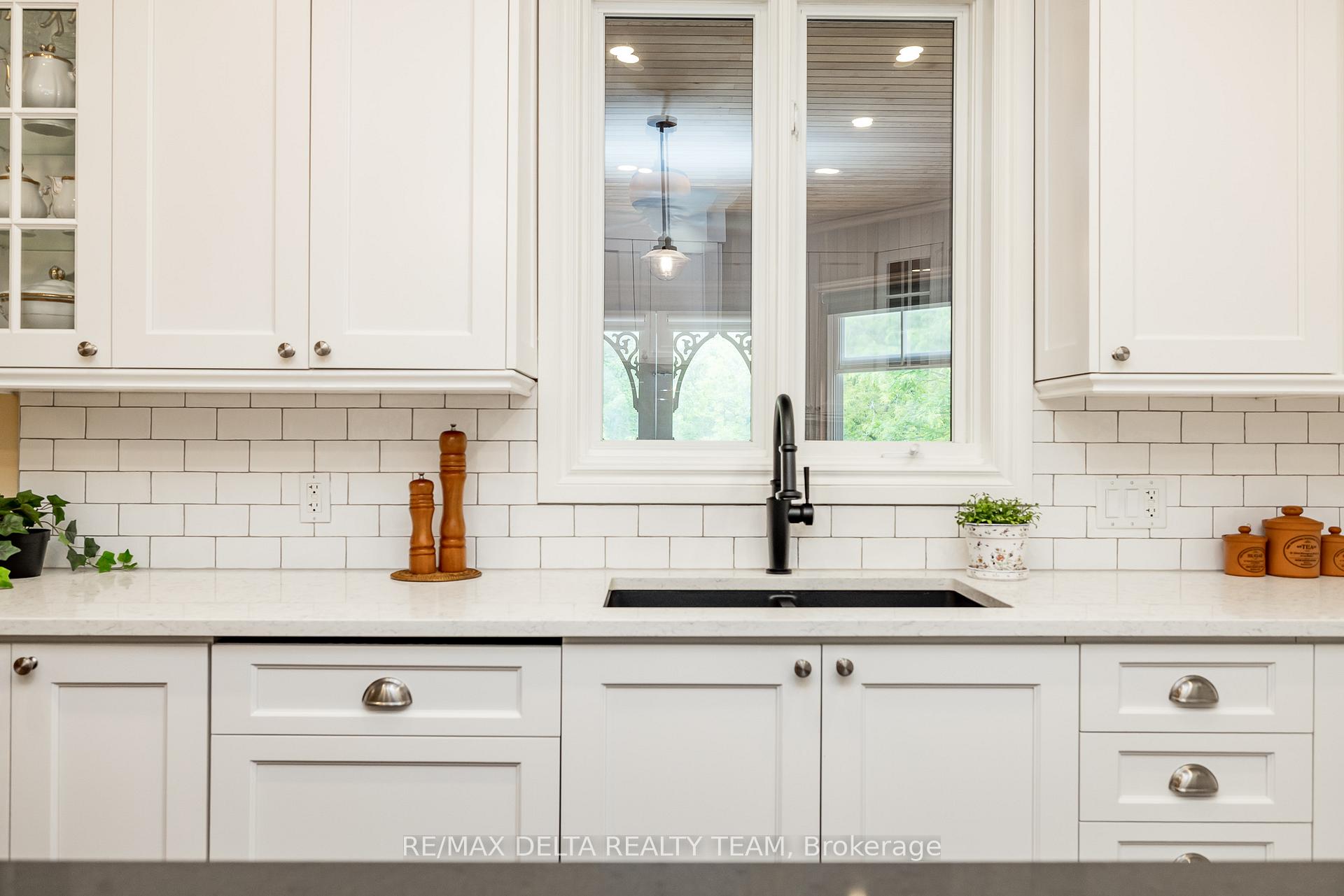 Photo 7 of 1779 Heatherstone Crescent, Ottawa, Springridge/East Village — HOMEH