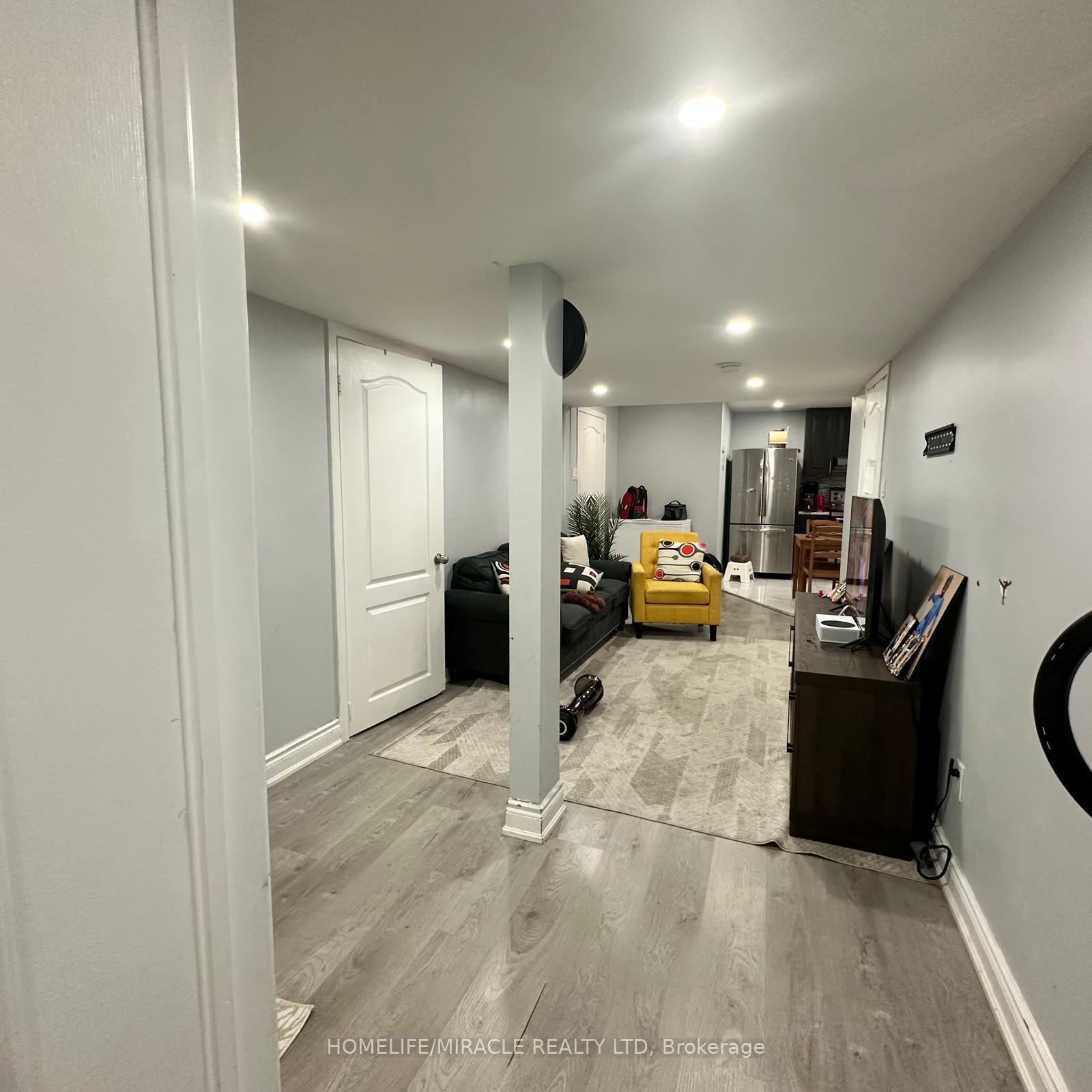 Photo 6 of 925 Philbrook Drive, Milton, Coates — HOMEH