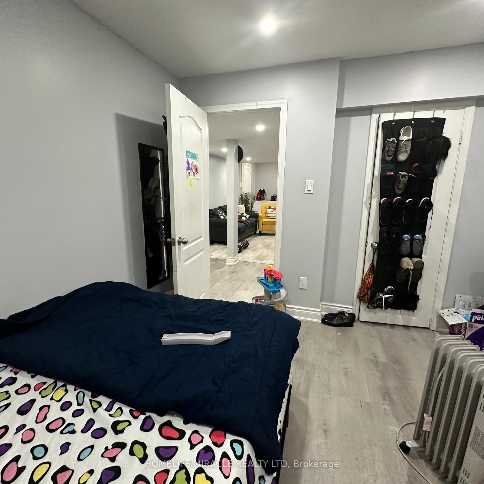 Photo 8 of 925 Philbrook Drive, Milton, Coates — HOMEH