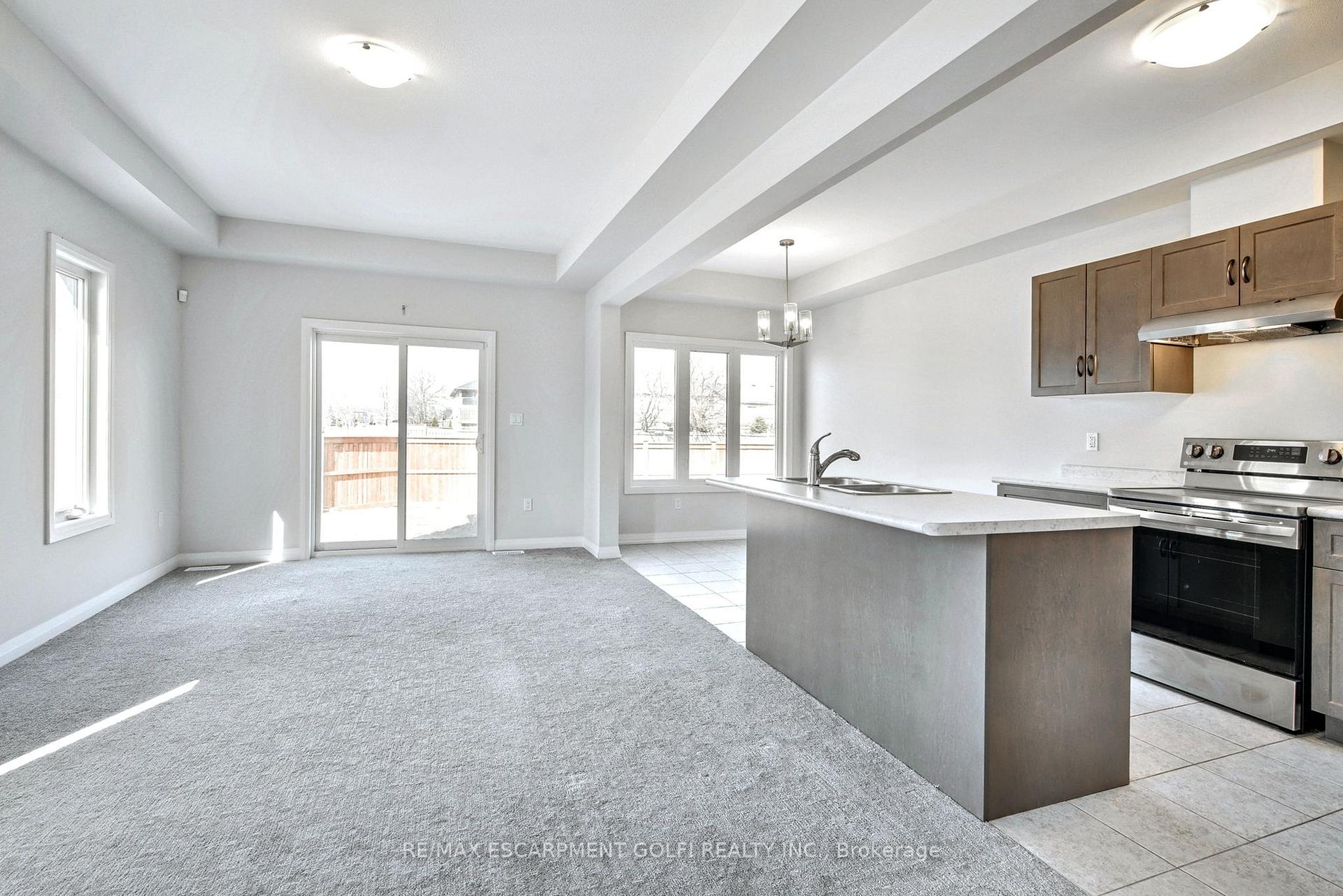 Photo 7 of 7300 Marvel Drive, Niagara Falls, Brown — HOMEH