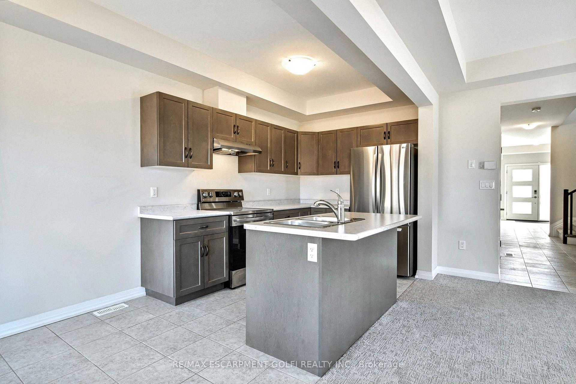Photo 10 of 7300 Marvel Drive, Niagara Falls, Brown — HOMEH