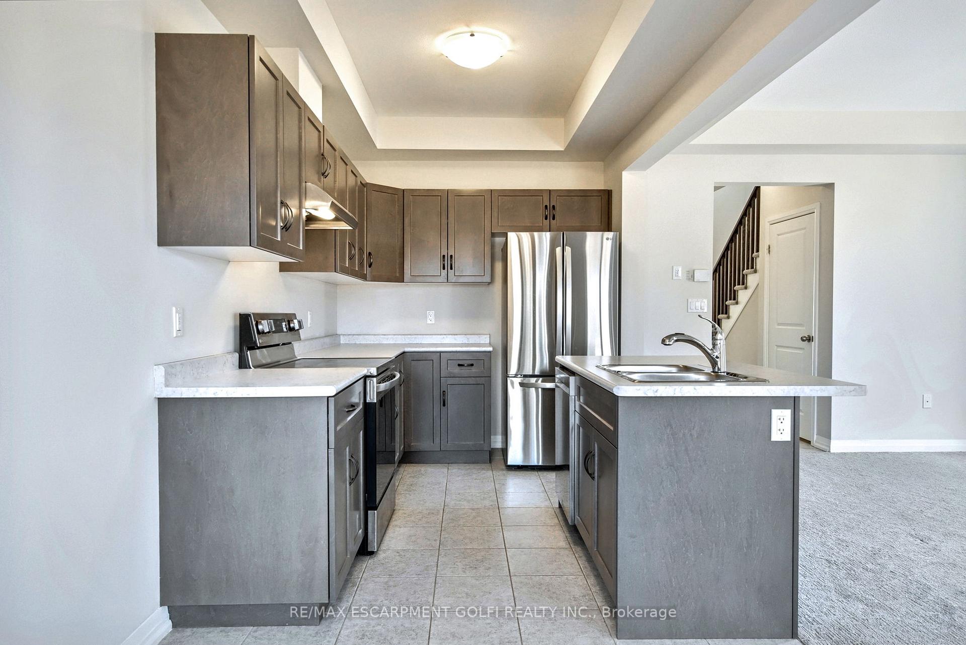 Photo 11 of 7300 Marvel Drive, Niagara Falls, Brown — HOMEH