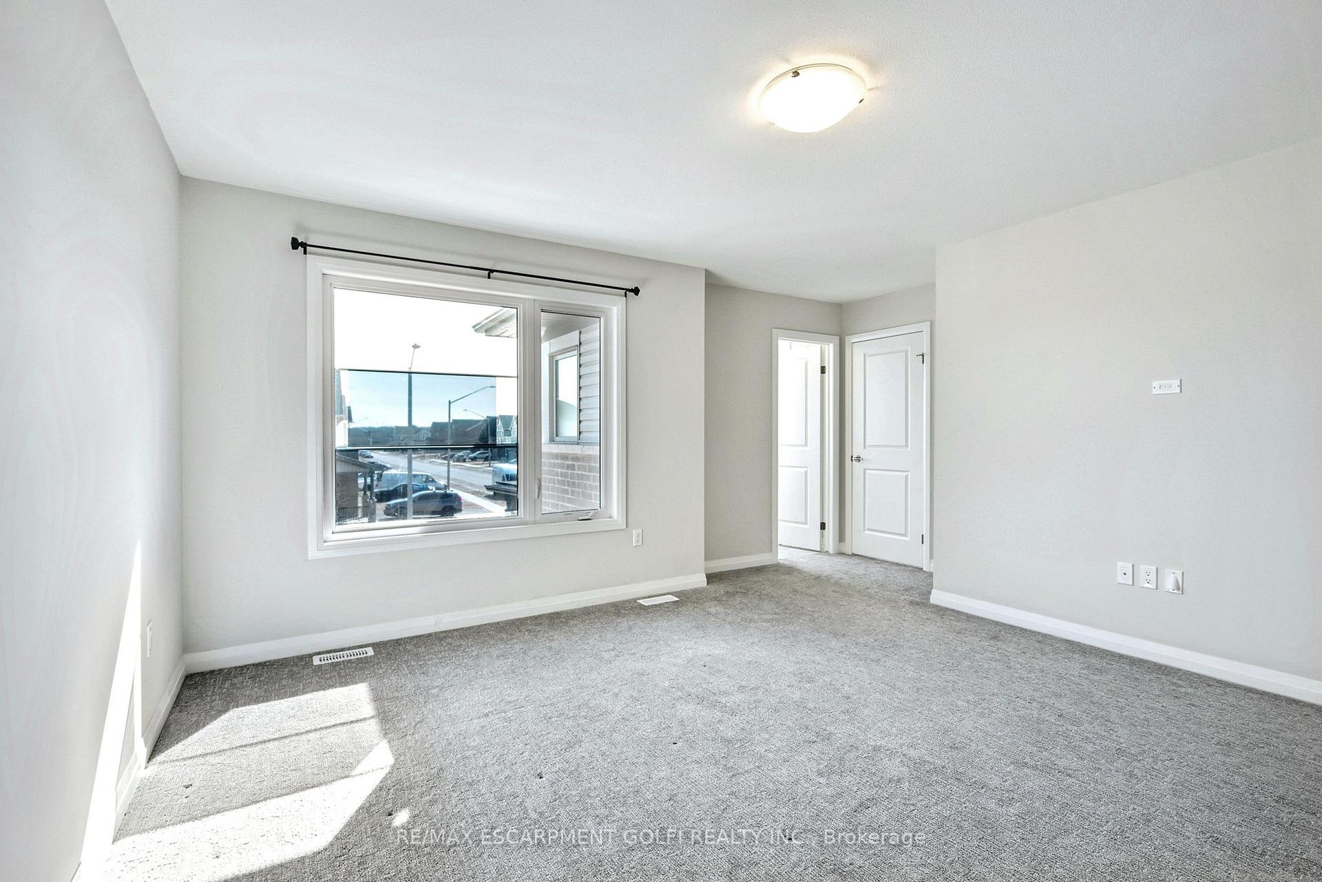 Photo 19 of 7300 Marvel Drive, Niagara Falls, Brown — HOMEH