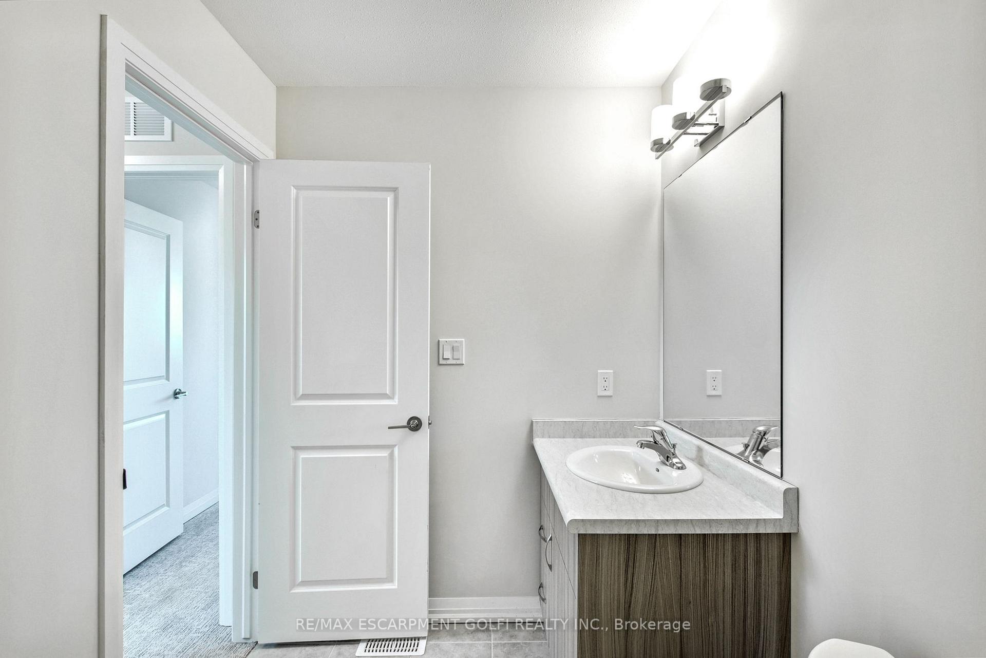 Photo 28 of 7300 Marvel Drive, Niagara Falls, Brown — HOMEH