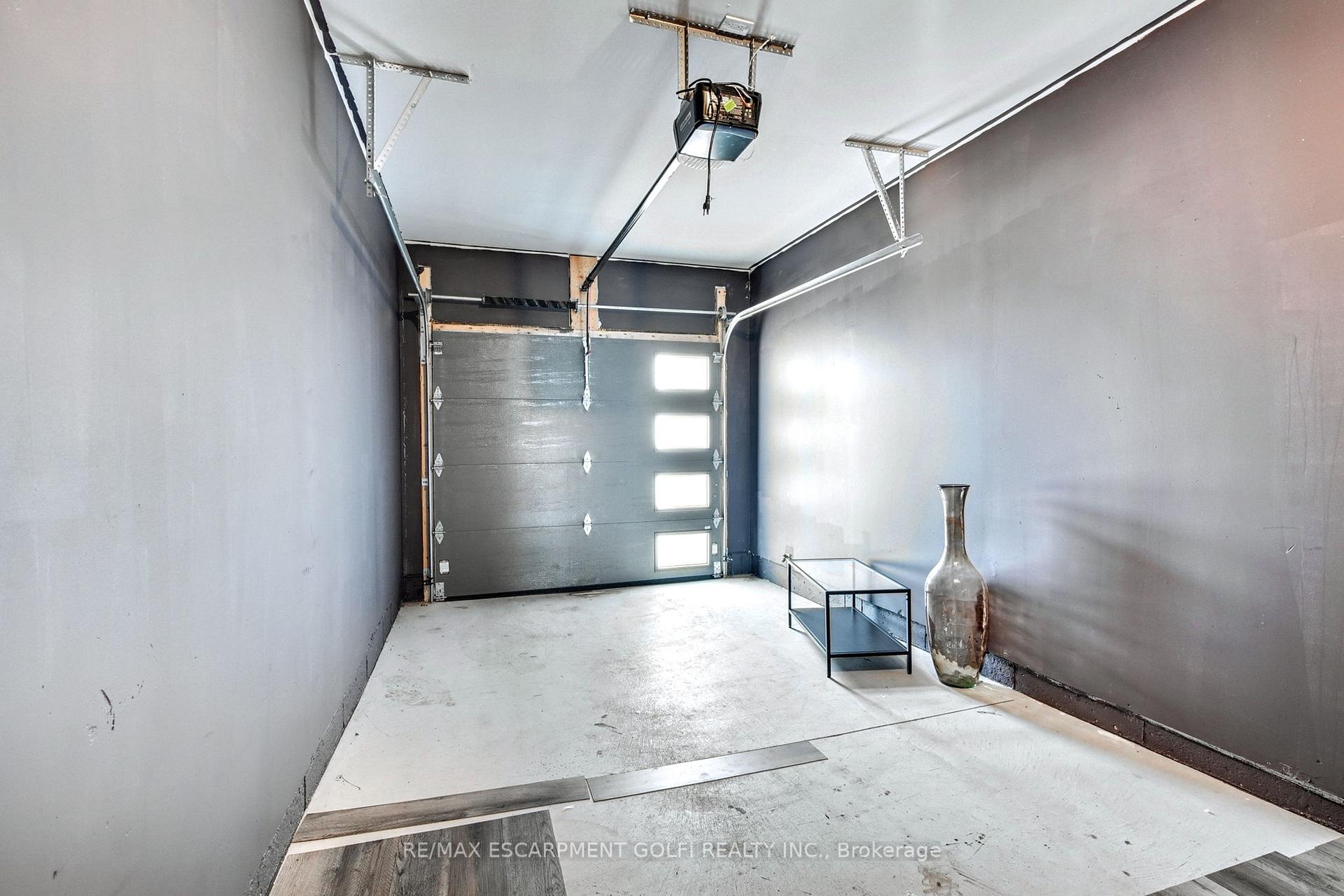 Photo 32 of 7300 Marvel Drive, Niagara Falls, Brown — HOMEH