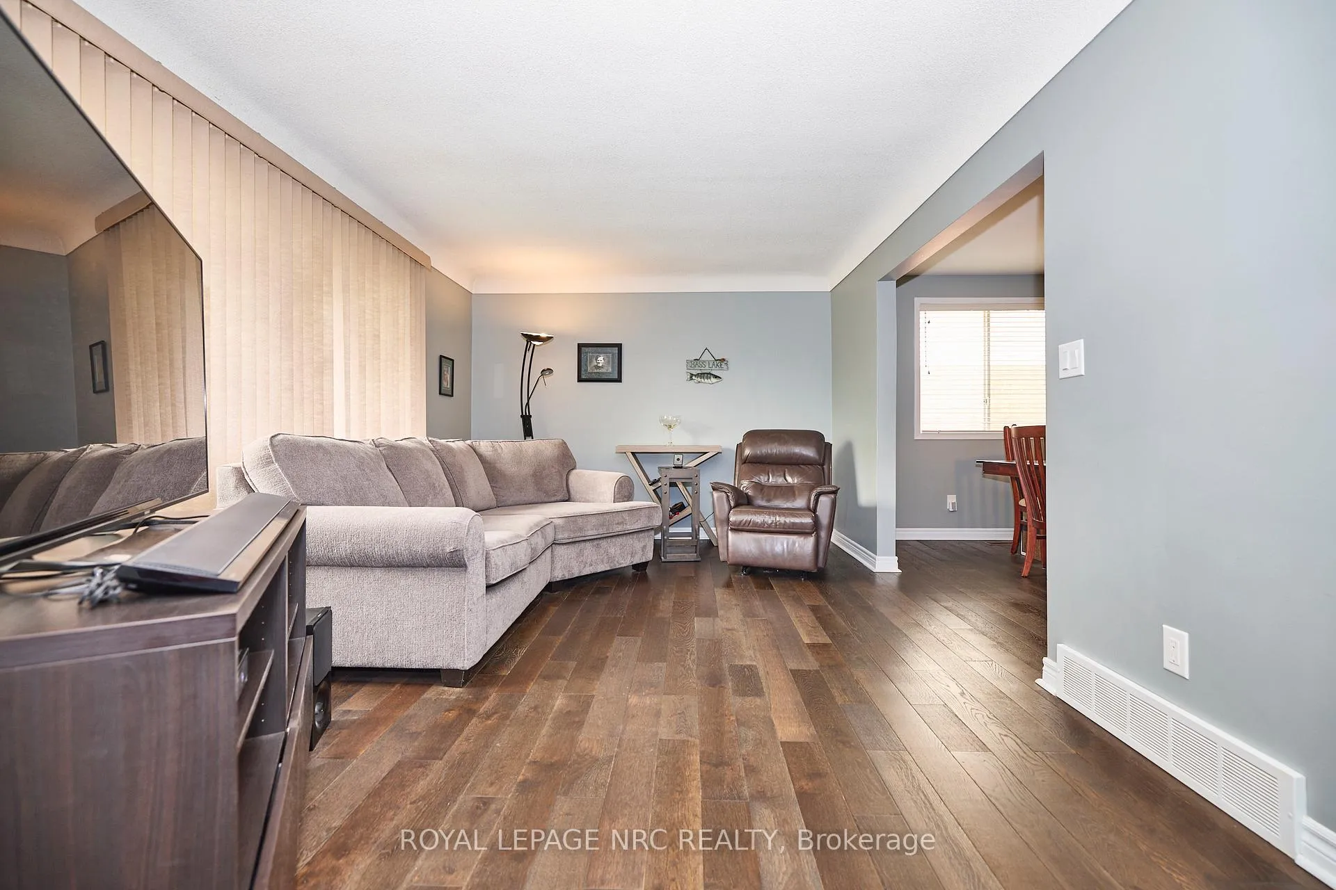 Photo 9 of 6968 Brian Crescent, Niagara Falls, Casey — HOMEH