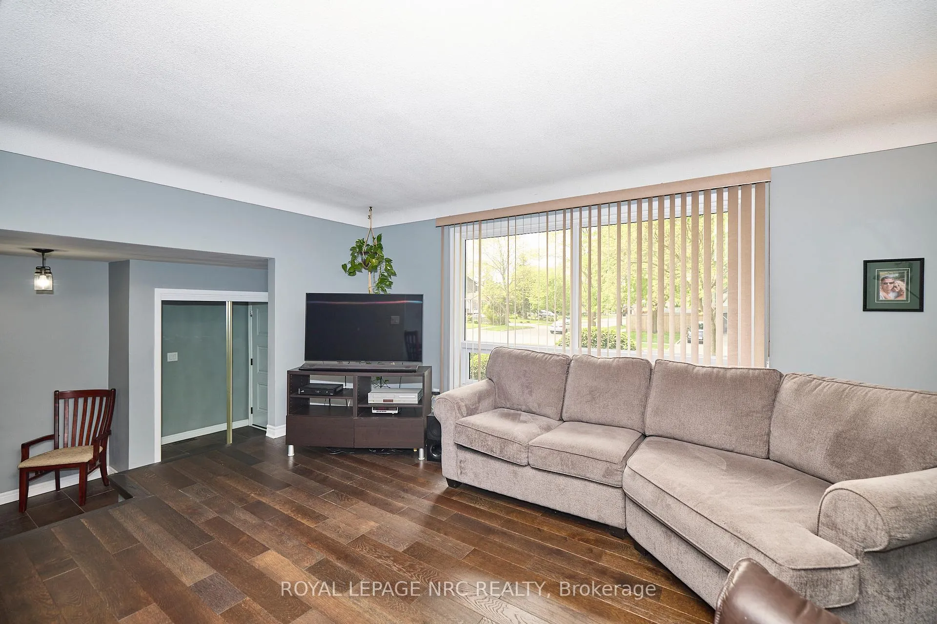 Photo 10 of 6968 Brian Crescent, Niagara Falls, Casey — HOMEH