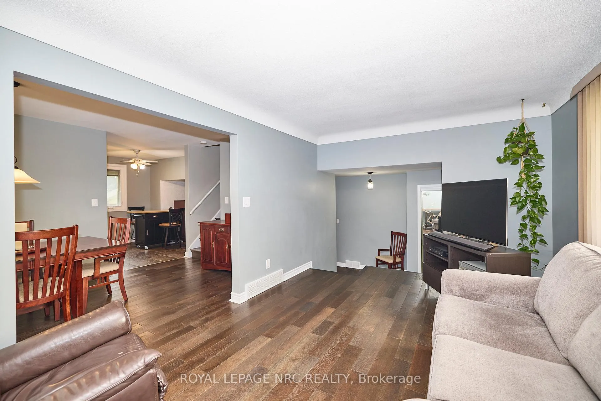 Photo 11 of 6968 Brian Crescent, Niagara Falls, Casey — HOMEH
