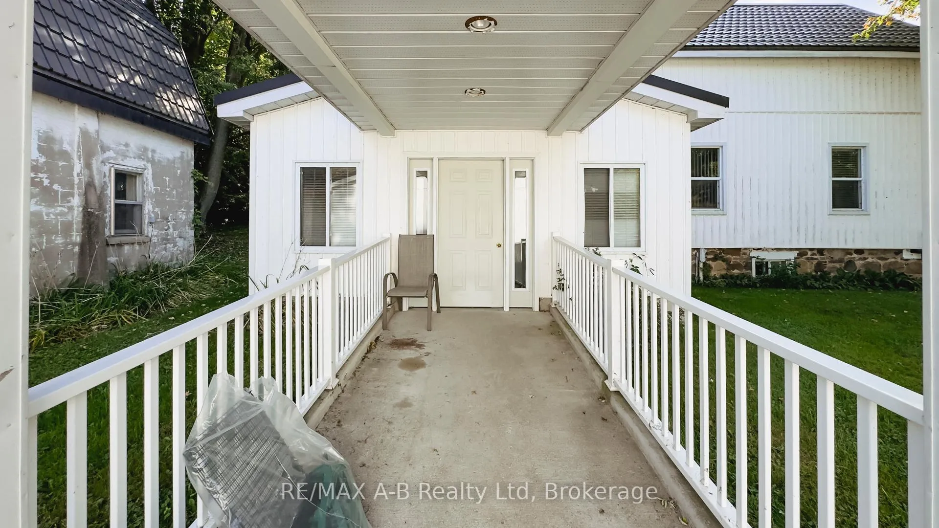 Photo 3 of 4740 16 Line, Perth South, Downie — HOMEH