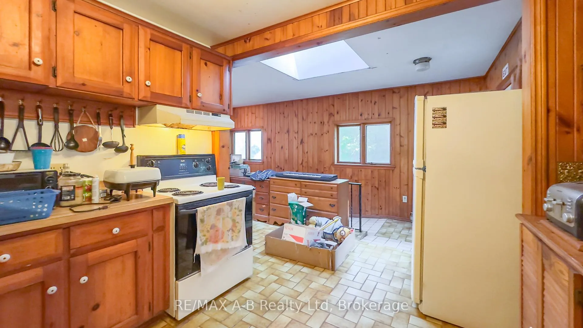 Photo 11 of 4740 16 Line, Perth South, Downie — HOMEH