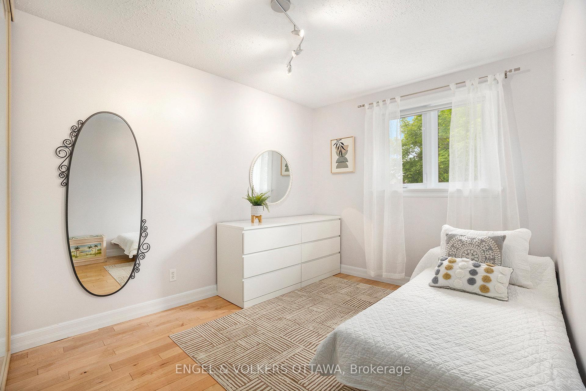 Photo 14 of 430 Duvernay Drive, Ottawa, Queenswood Heights South — HOMEH