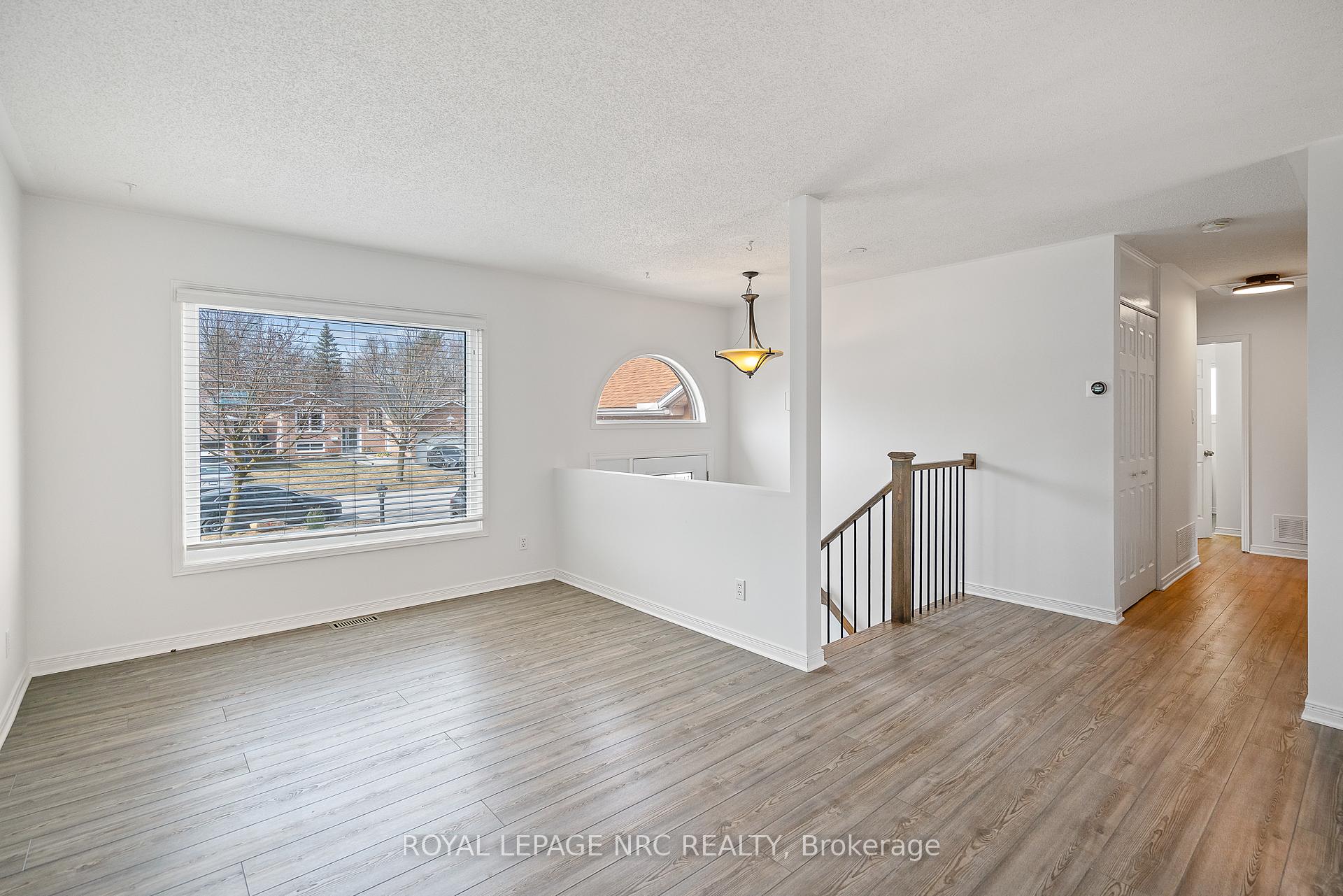 Photo 16 of 4 Woodside Square, Pelham, Fonthill — HOMEH