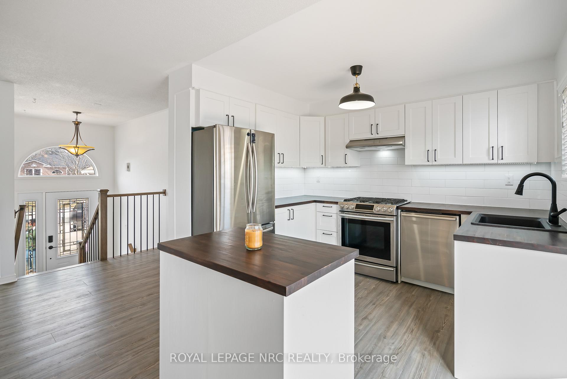 Photo 19 of 4 Woodside Square, Pelham, Fonthill — HOMEH