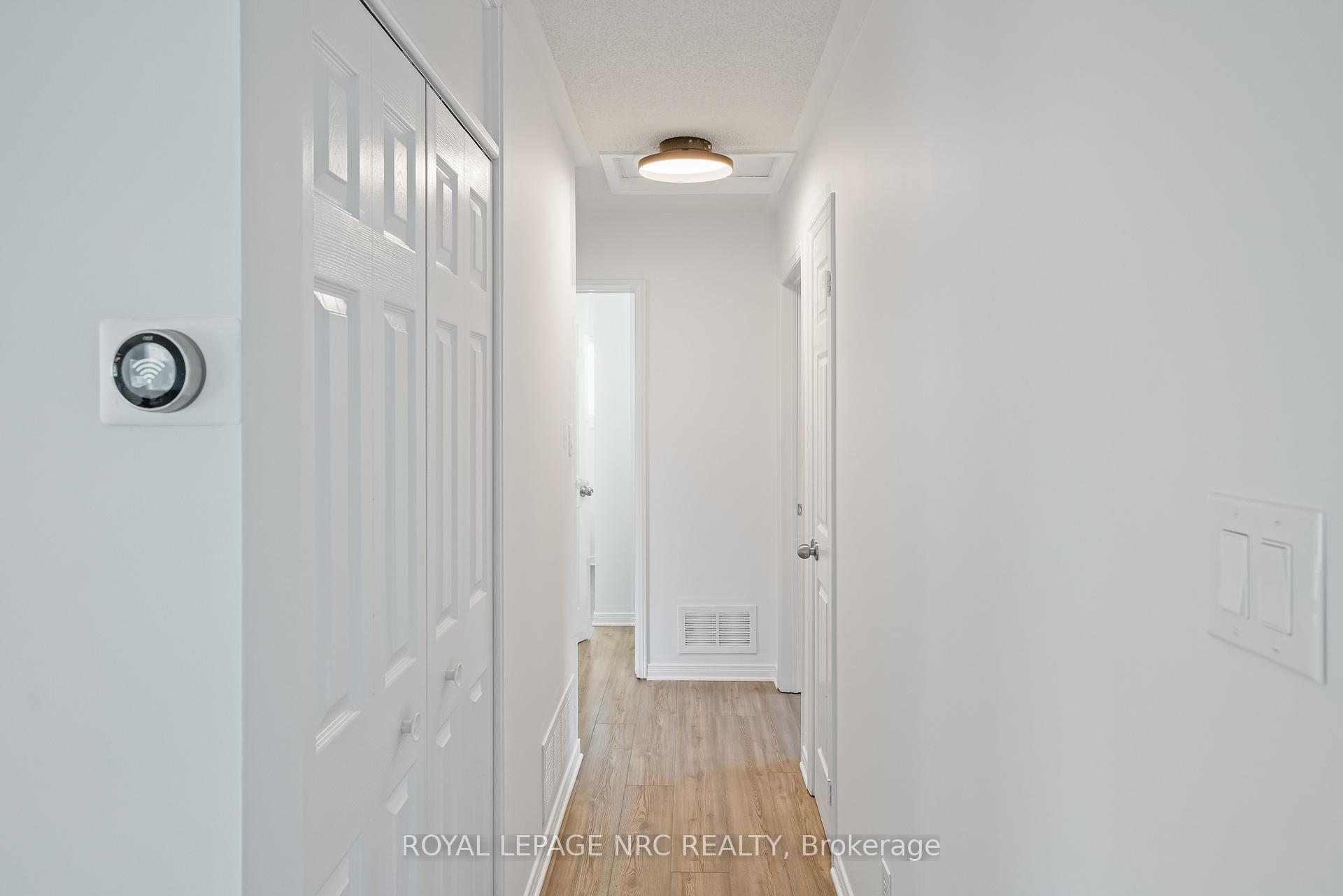 Photo 23 of 4 Woodside Square, Pelham, Fonthill — HOMEH