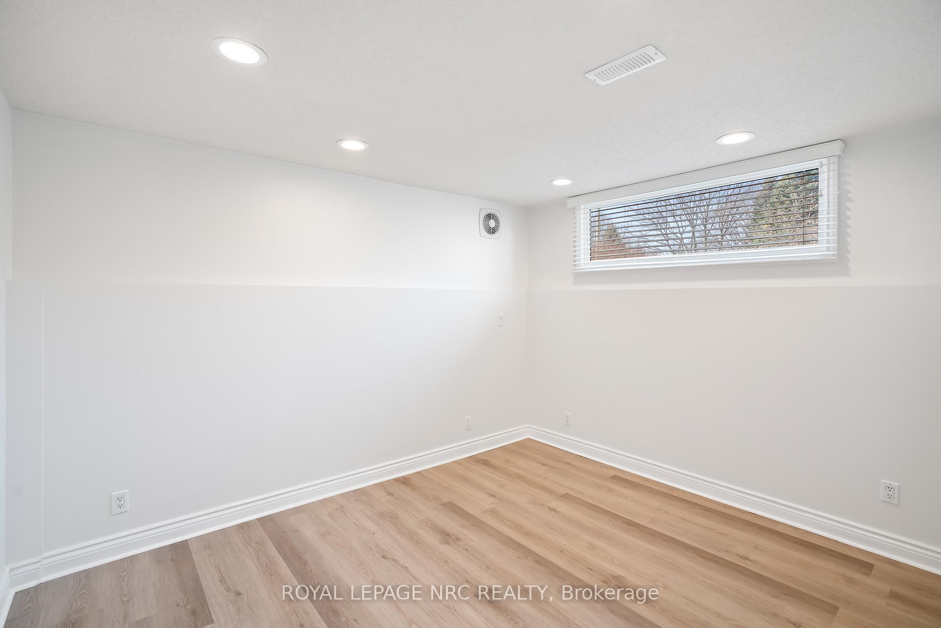 Photo 35 of 4 Woodside Square, Pelham, Fonthill — HOMEH