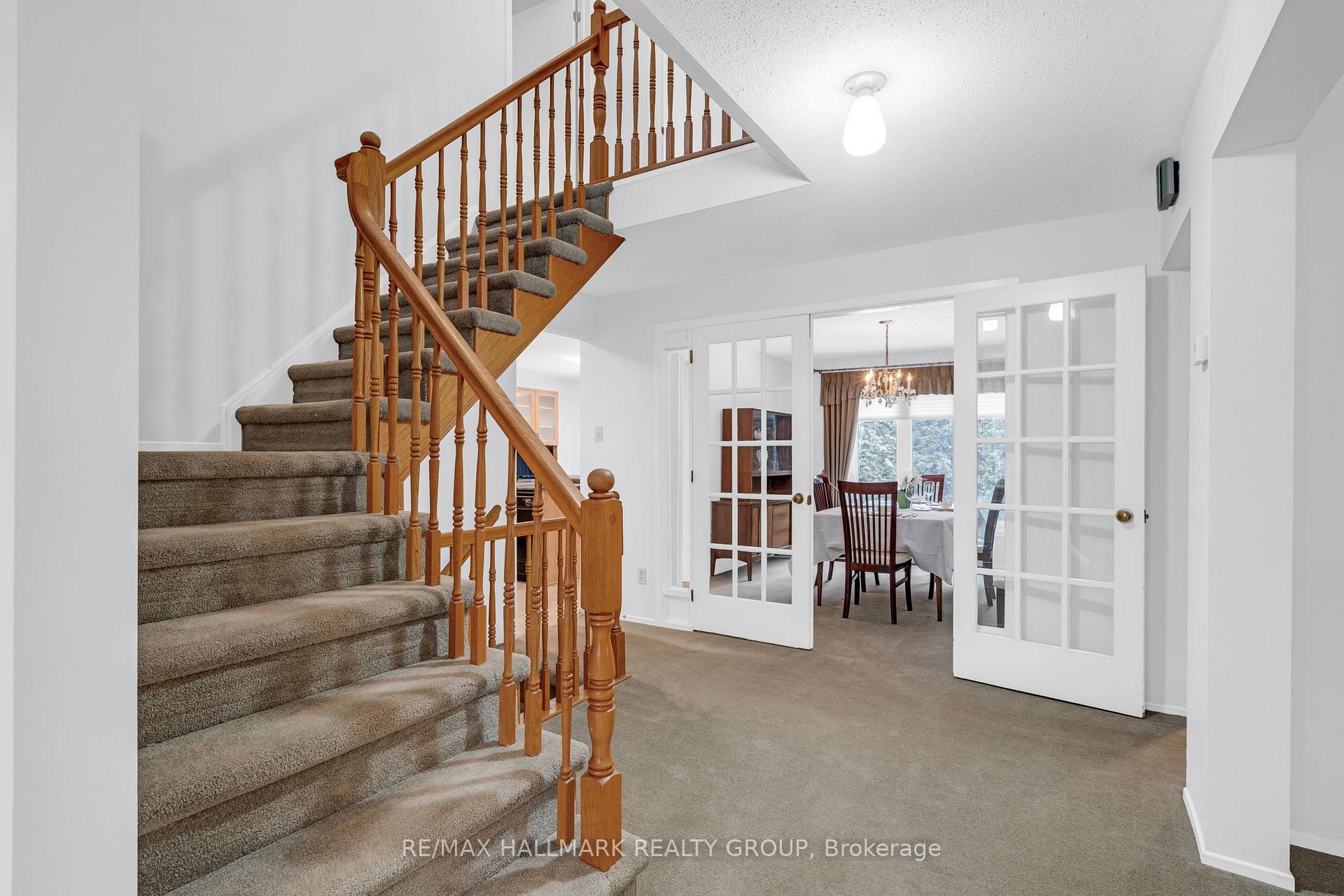 Photo 6 of 1437 Forest Valley Drive, Ottawa, Chapel Hill — HOMEH