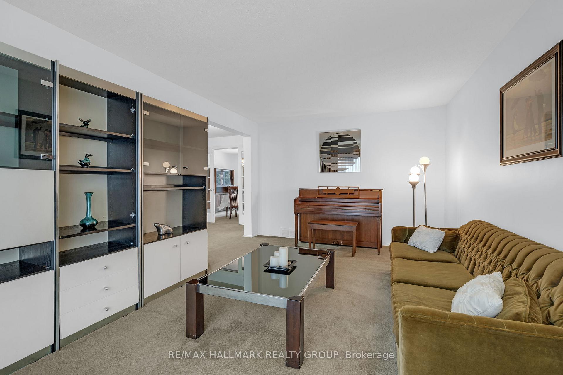 Photo 10 of 1437 Forest Valley Drive, Ottawa, Chapel Hill — HOMEH