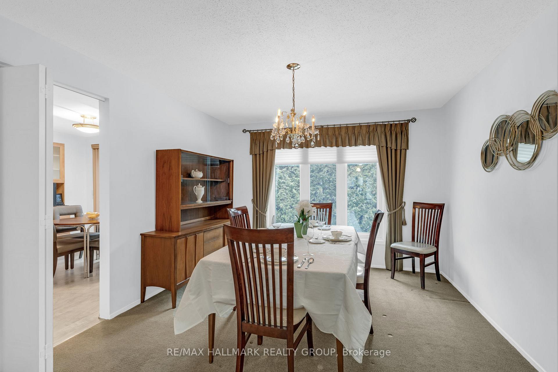 Photo 11 of 1437 Forest Valley Drive, Ottawa, Chapel Hill — HOMEH